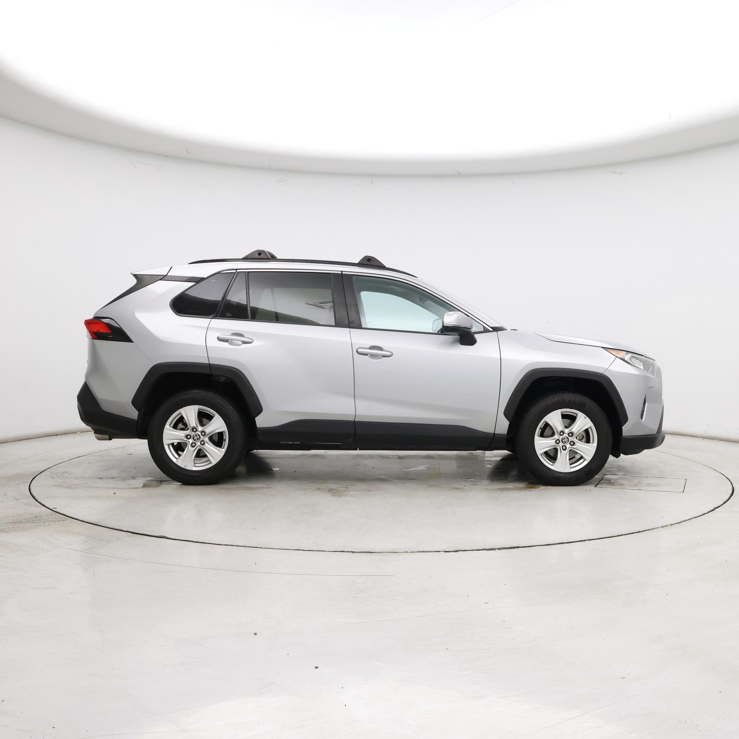 Thumbnail: 2021 Toyota RAV4 - 7