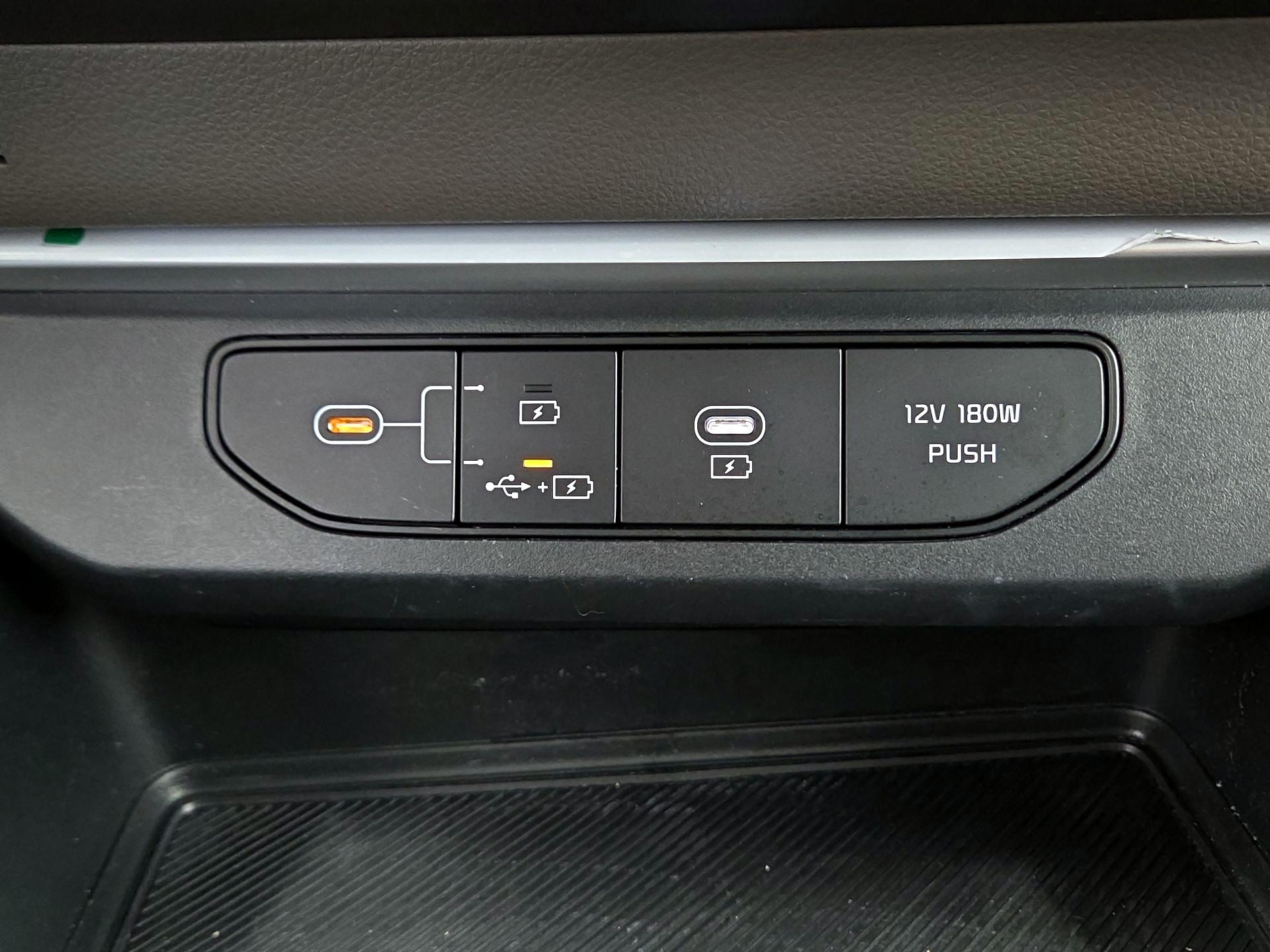 Thumbnail: 2025 Kia Carnival - 18