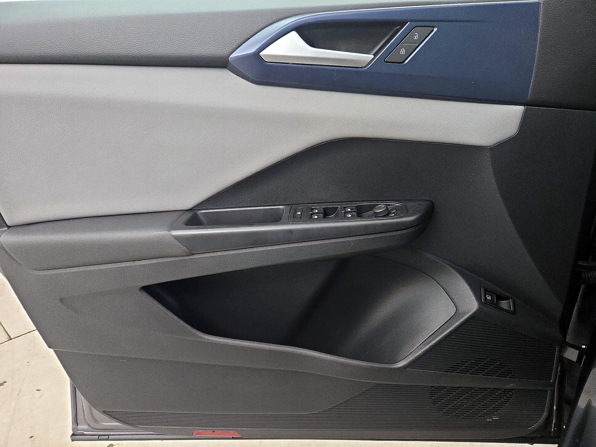 Thumbnail: 2022 Volkswagen Taos - 12