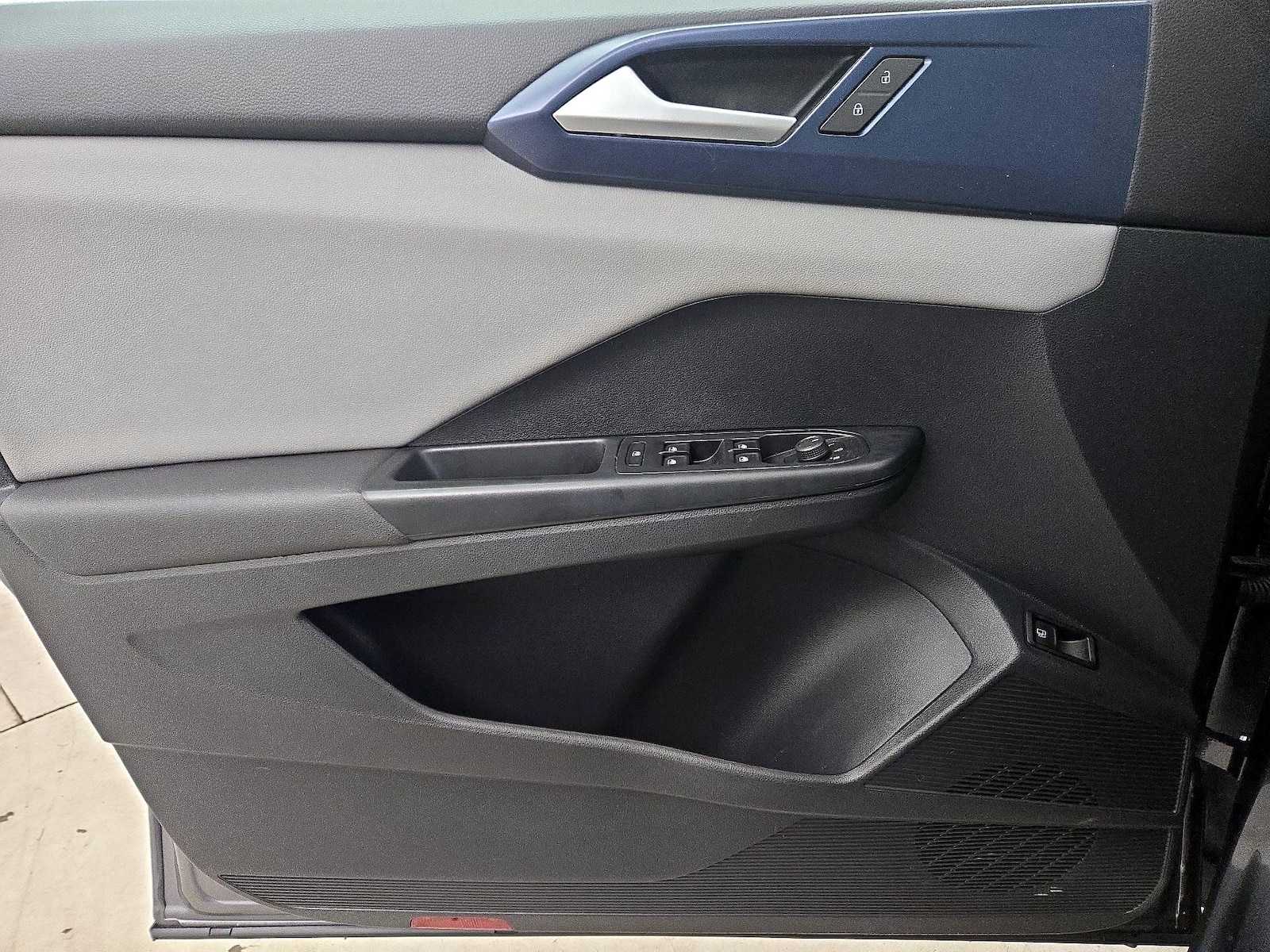 2022 Volkswagen Taos SE - Photo 13
