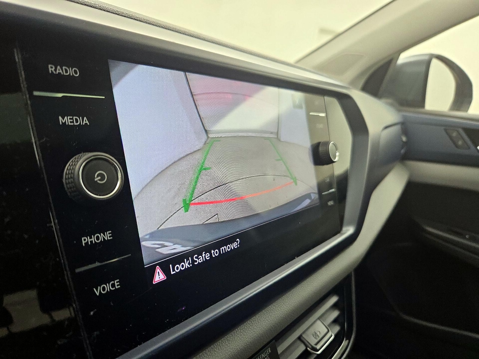2022 Volkswagen Taos SE - Photo 15
