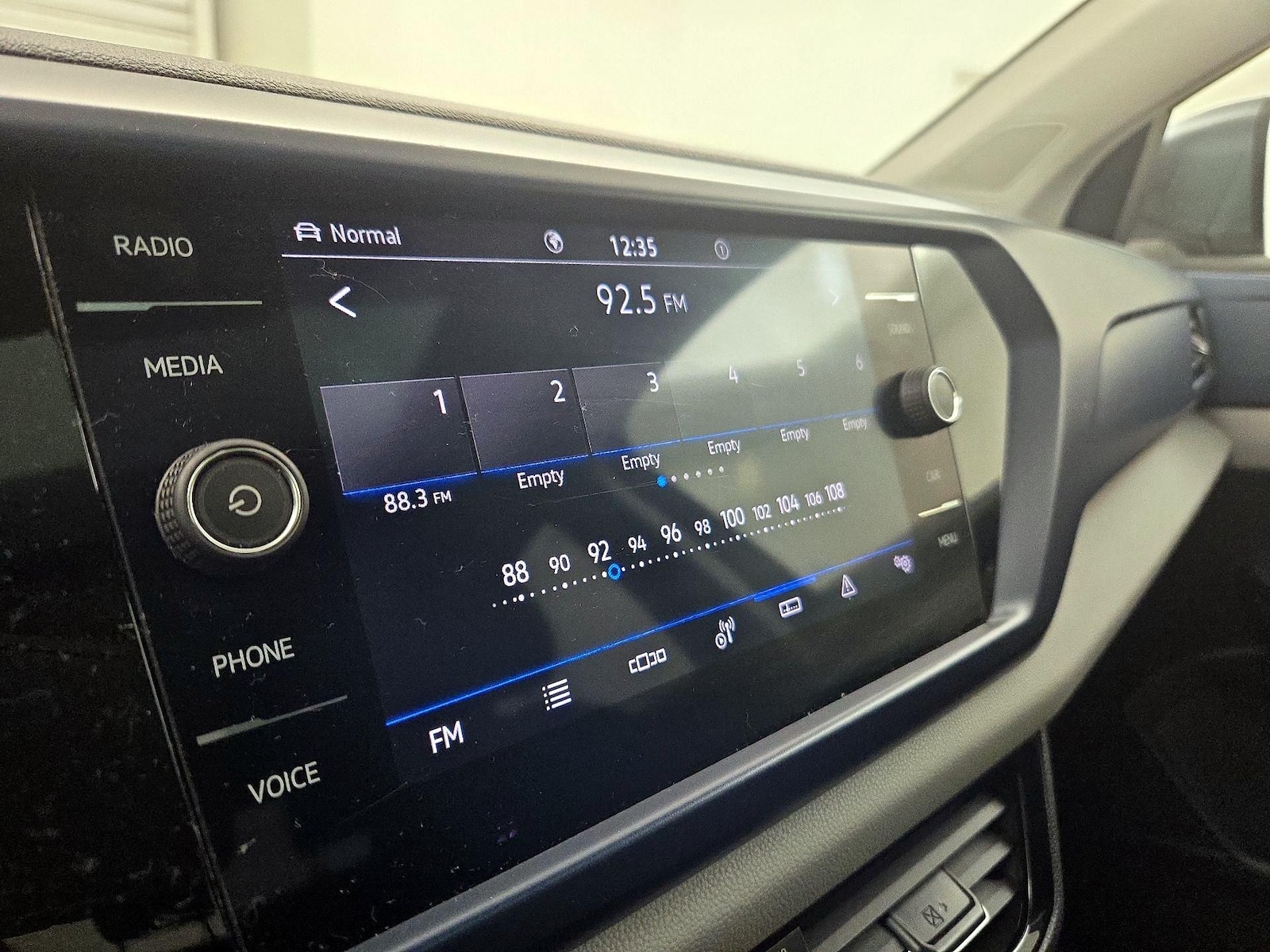 2022 Volkswagen Taos SE - Photo 16