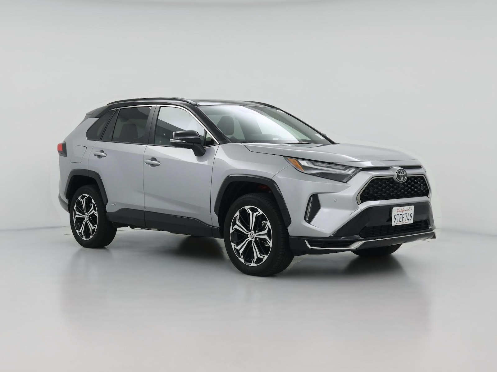 2025 Toyota RAV4 XSE - Photo 1