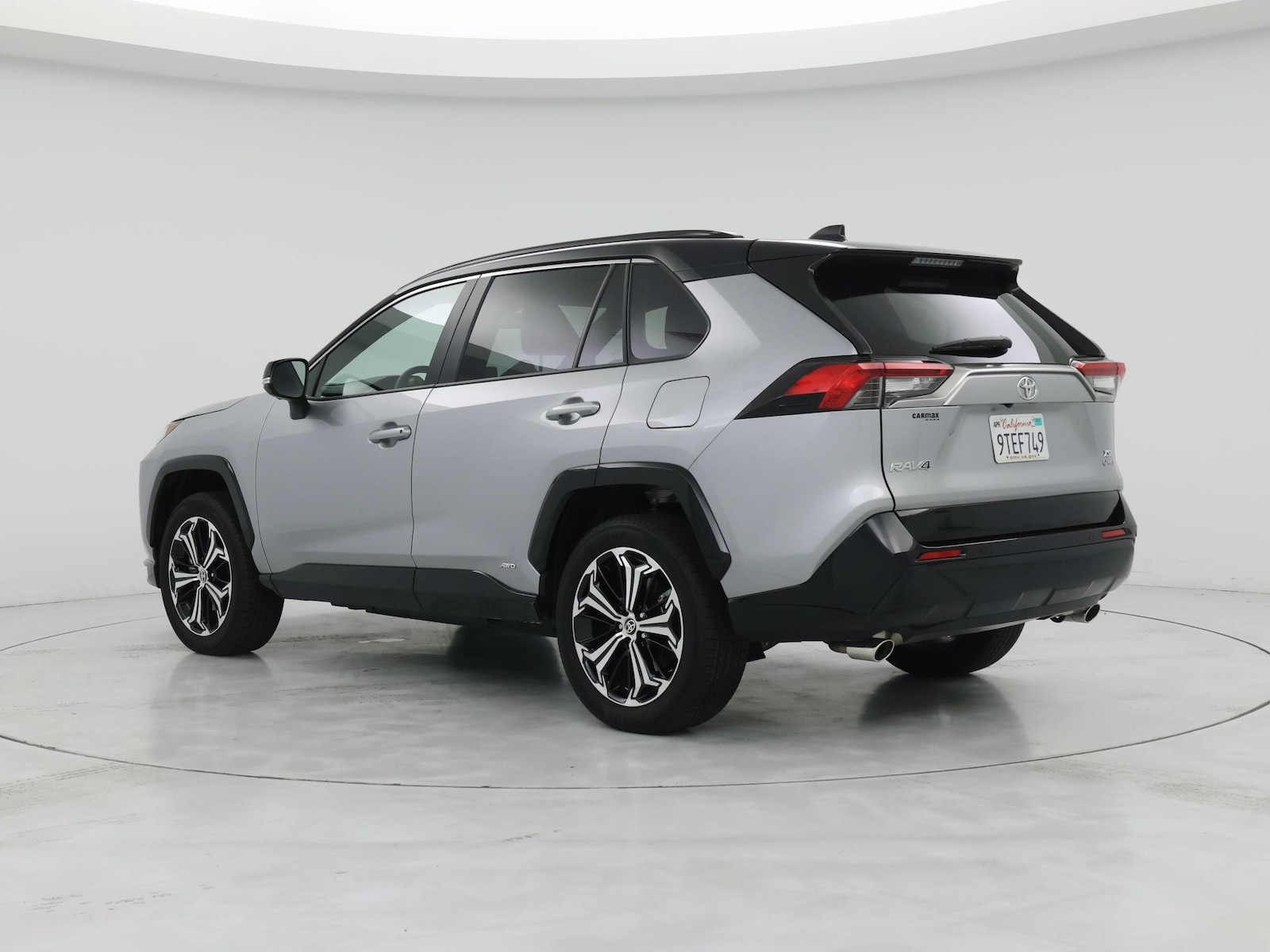 2025 Toyota RAV4 XSE - Photo 3