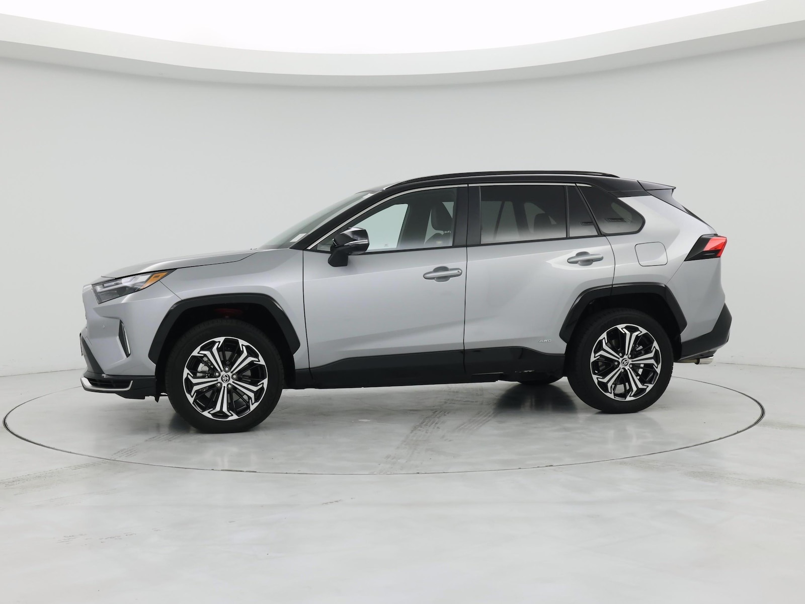 2025 Toyota RAV4 XSE - Photo 4