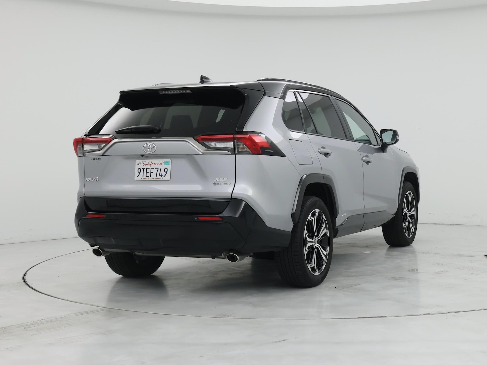 2025 Toyota RAV4 XSE - Photo 9