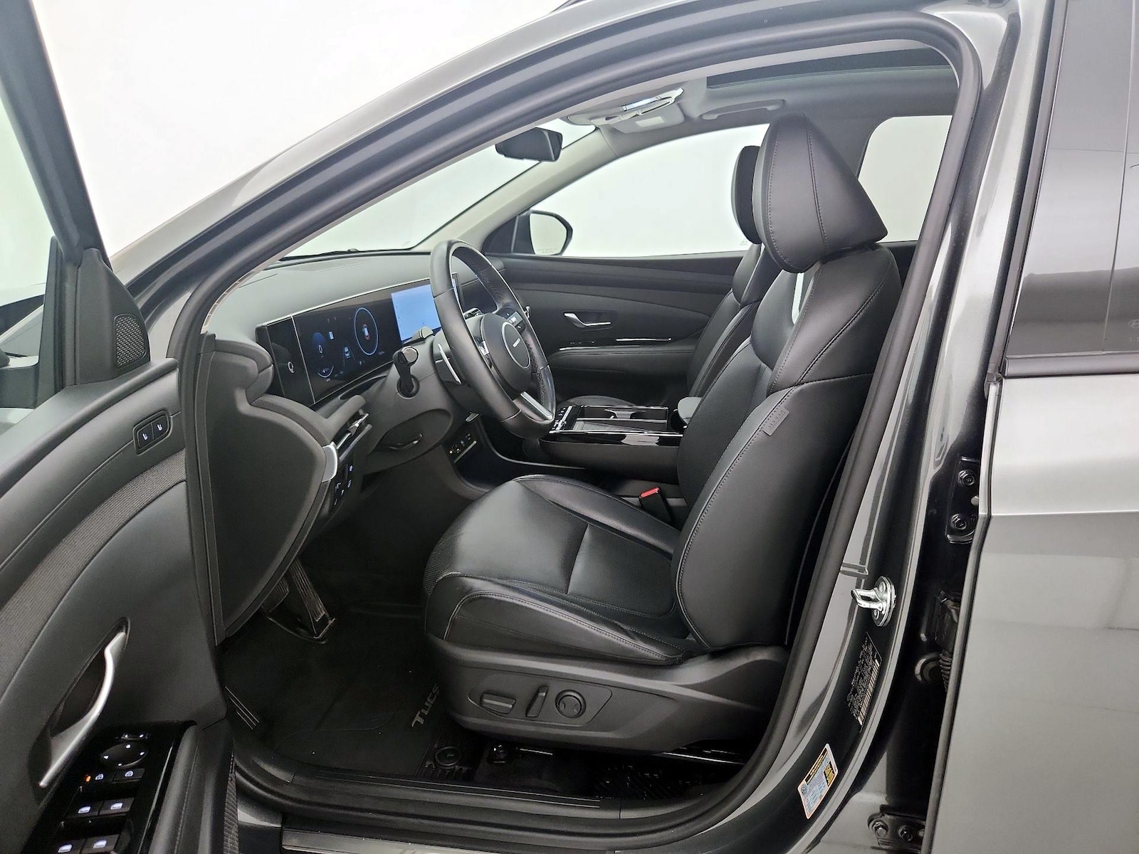 2025 Hyundai Tucson Limited - Photo 12