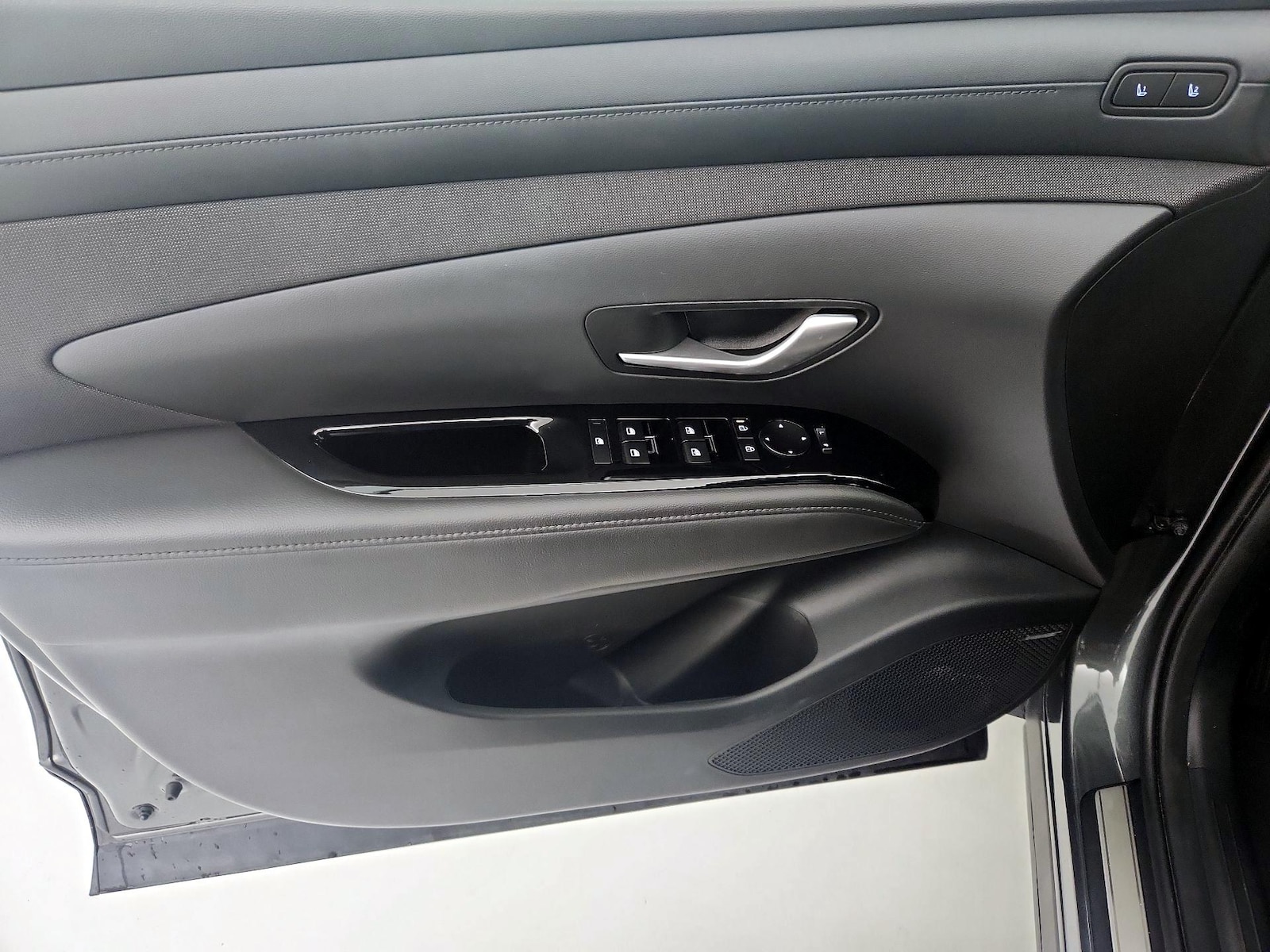 2025 Hyundai Tucson Limited - Photo 13