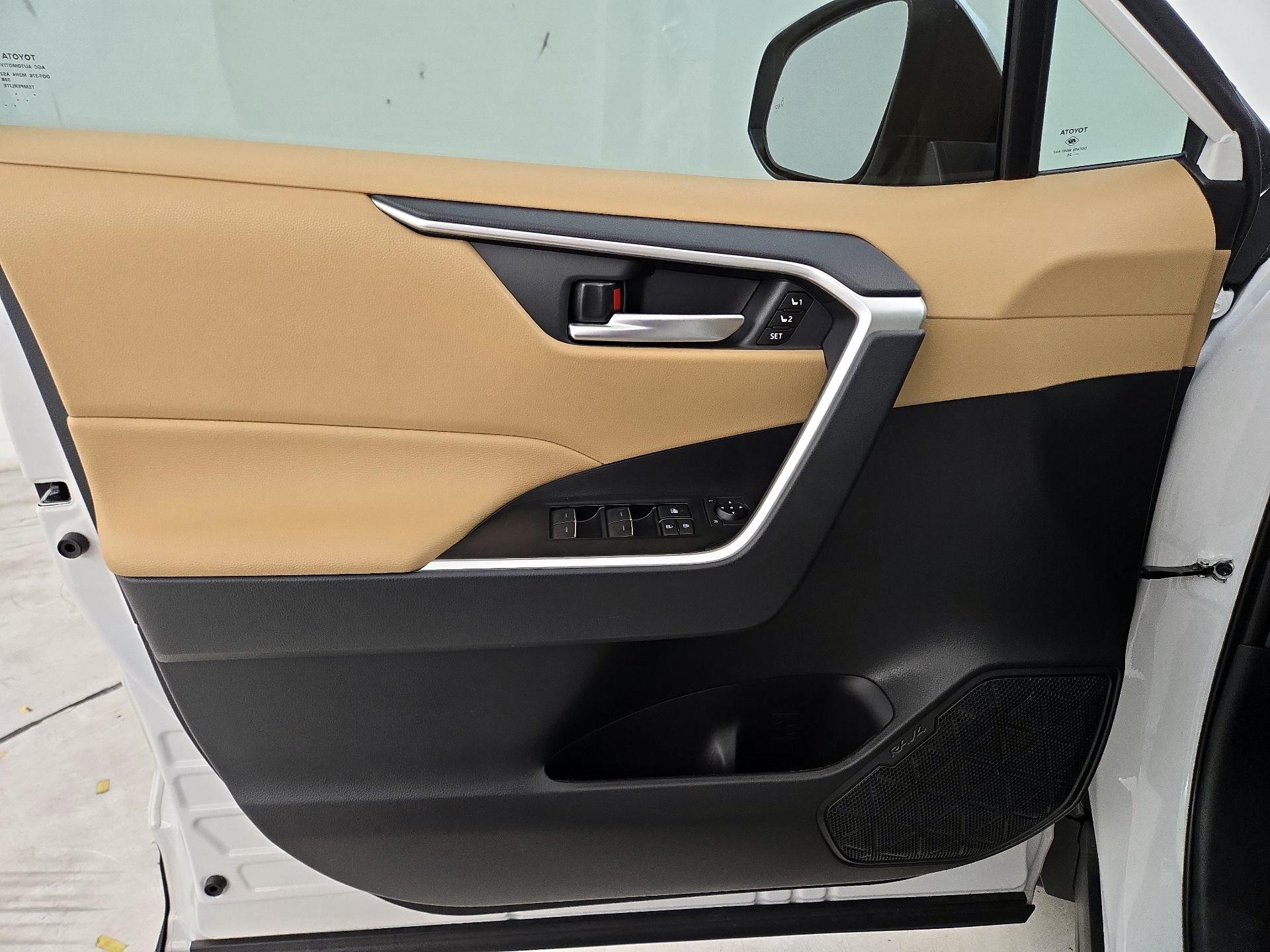 Thumbnail: 2025 Toyota RAV4 - 12