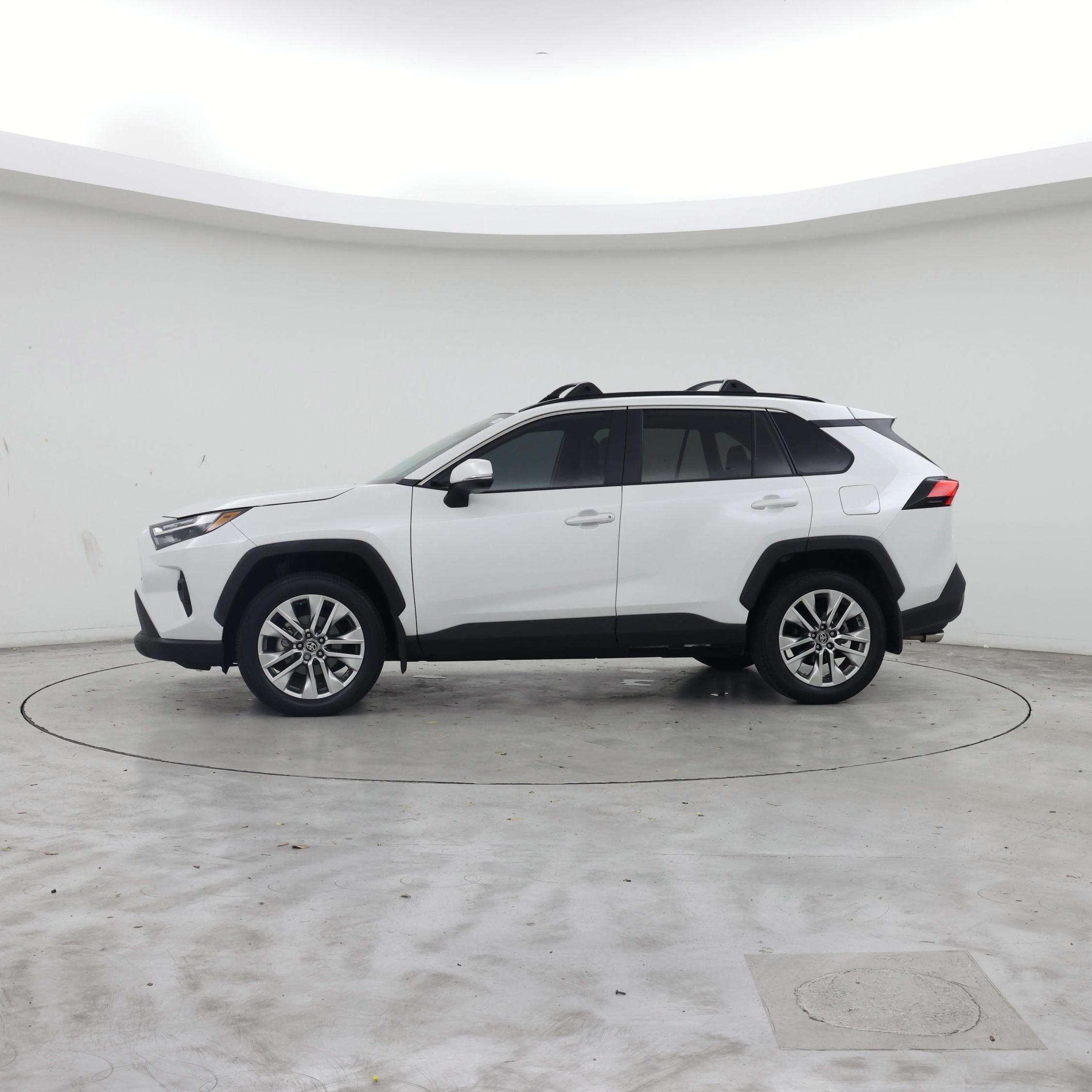Thumbnail: 2025 Toyota RAV4 - 3