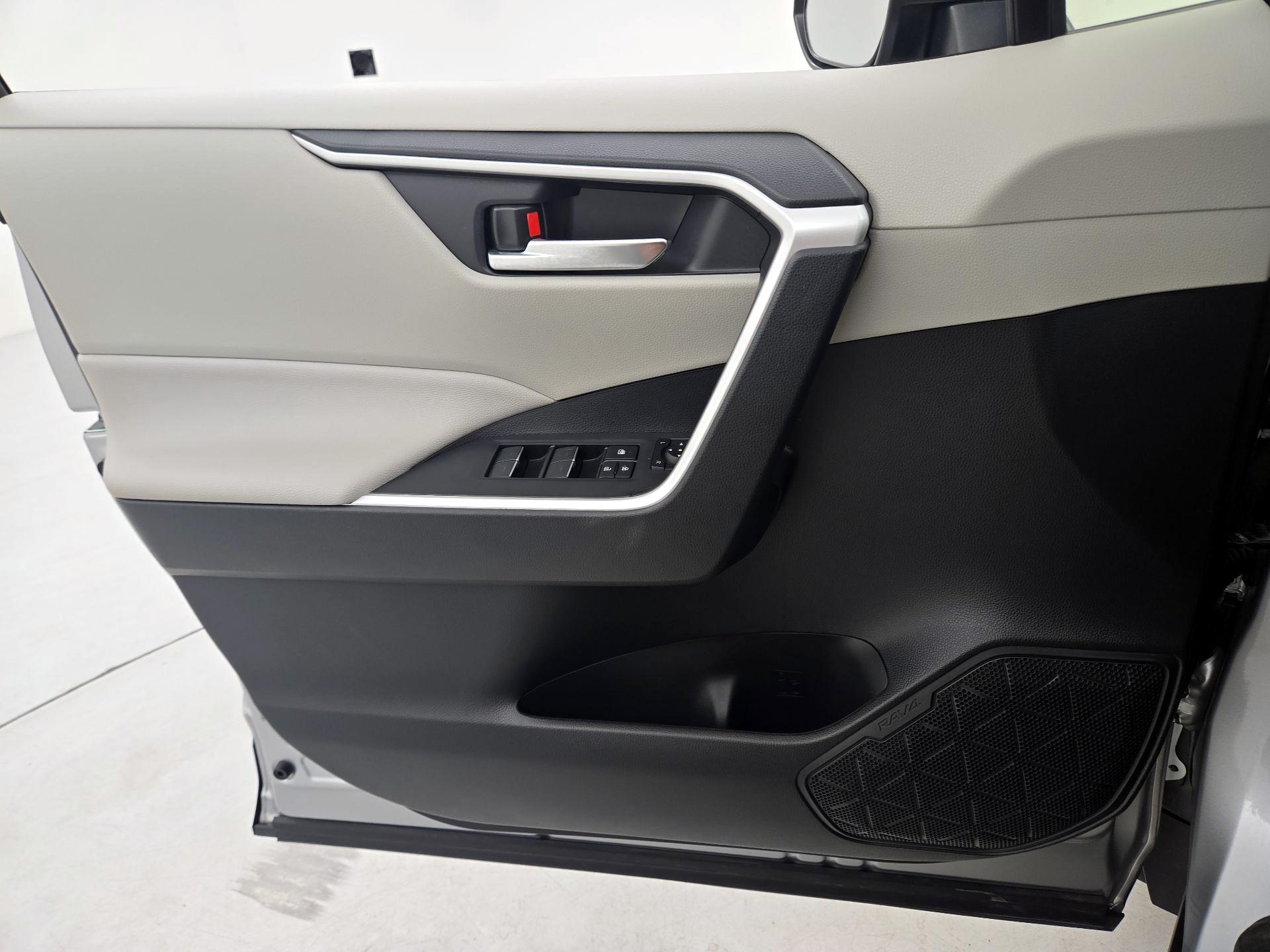Thumbnail: 2024 Toyota RAV4 - 12