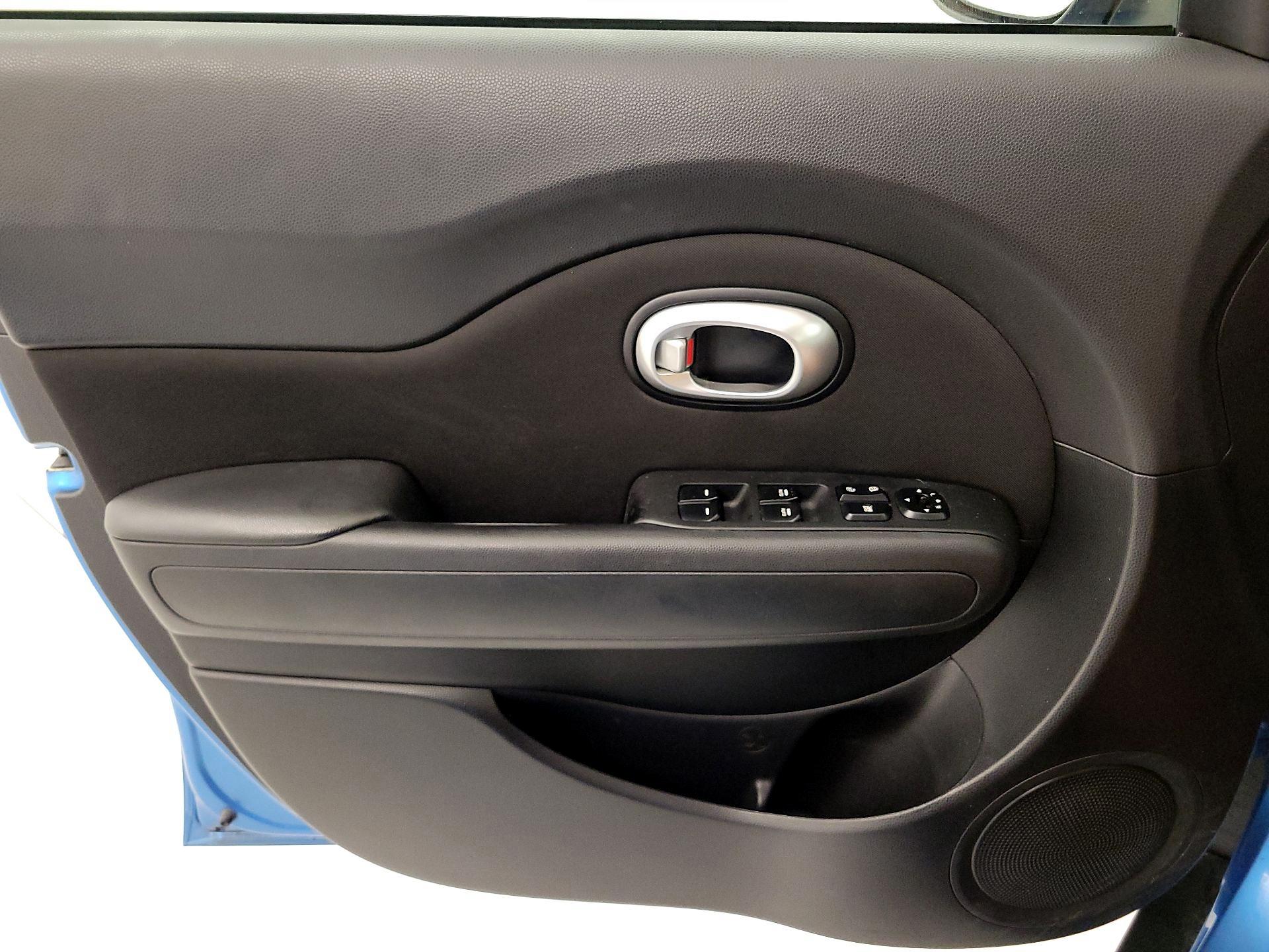 Thumbnail: 2016 Kia Soul - 12
