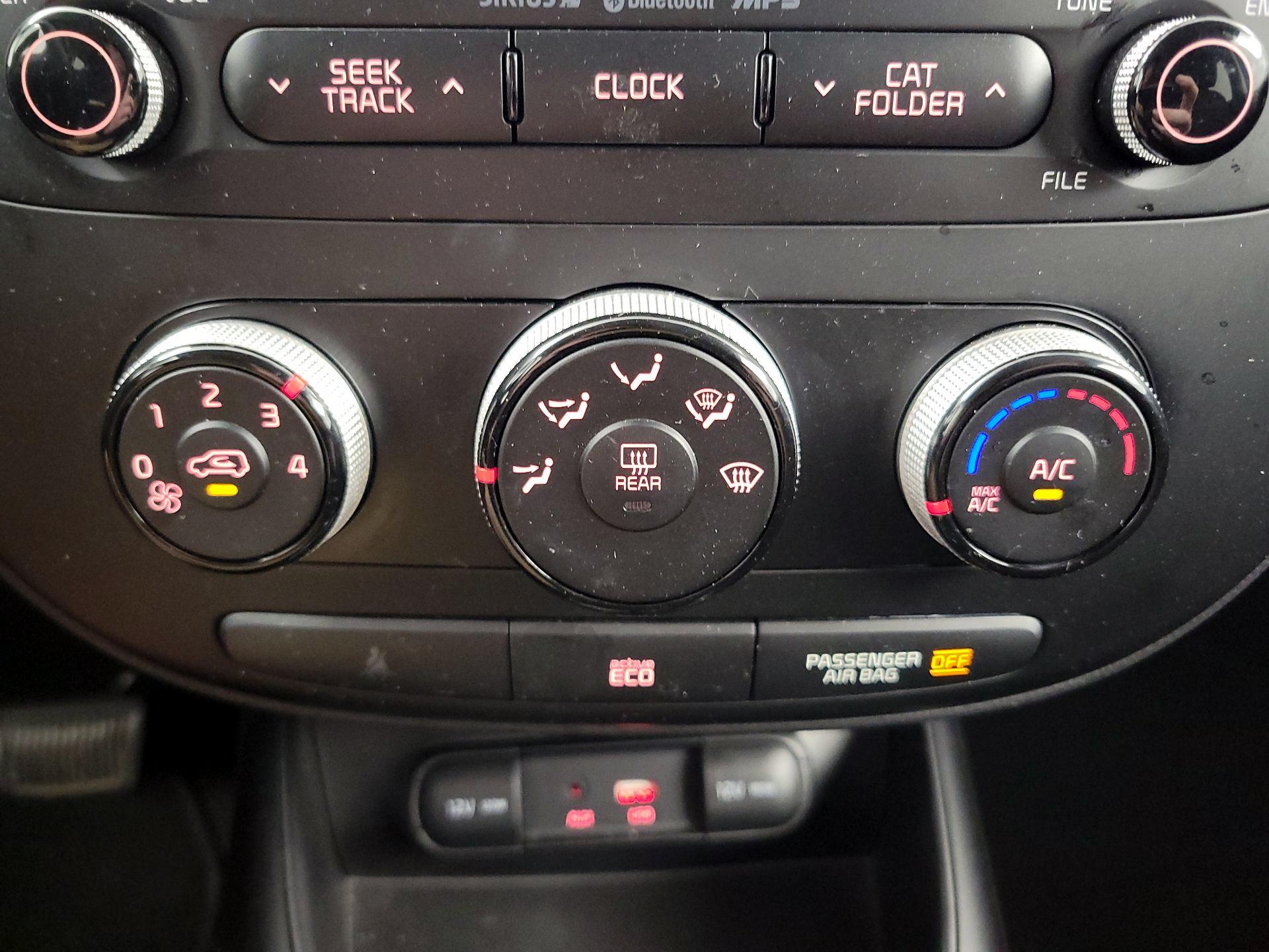 Thumbnail: 2016 Kia Soul - 16