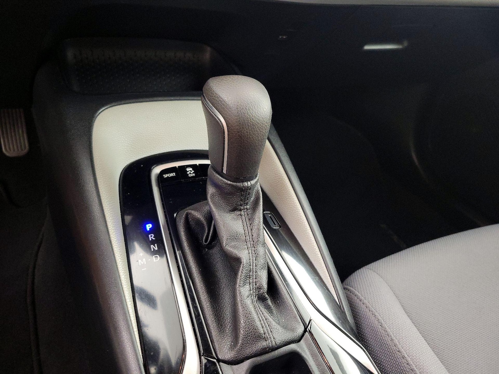 2021 Toyota Corolla SE - Photo 18
