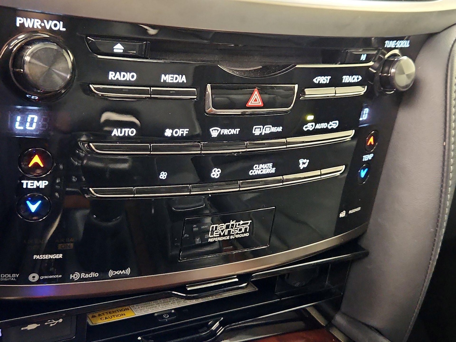 2020 Lexus LX 570 - Photo 18