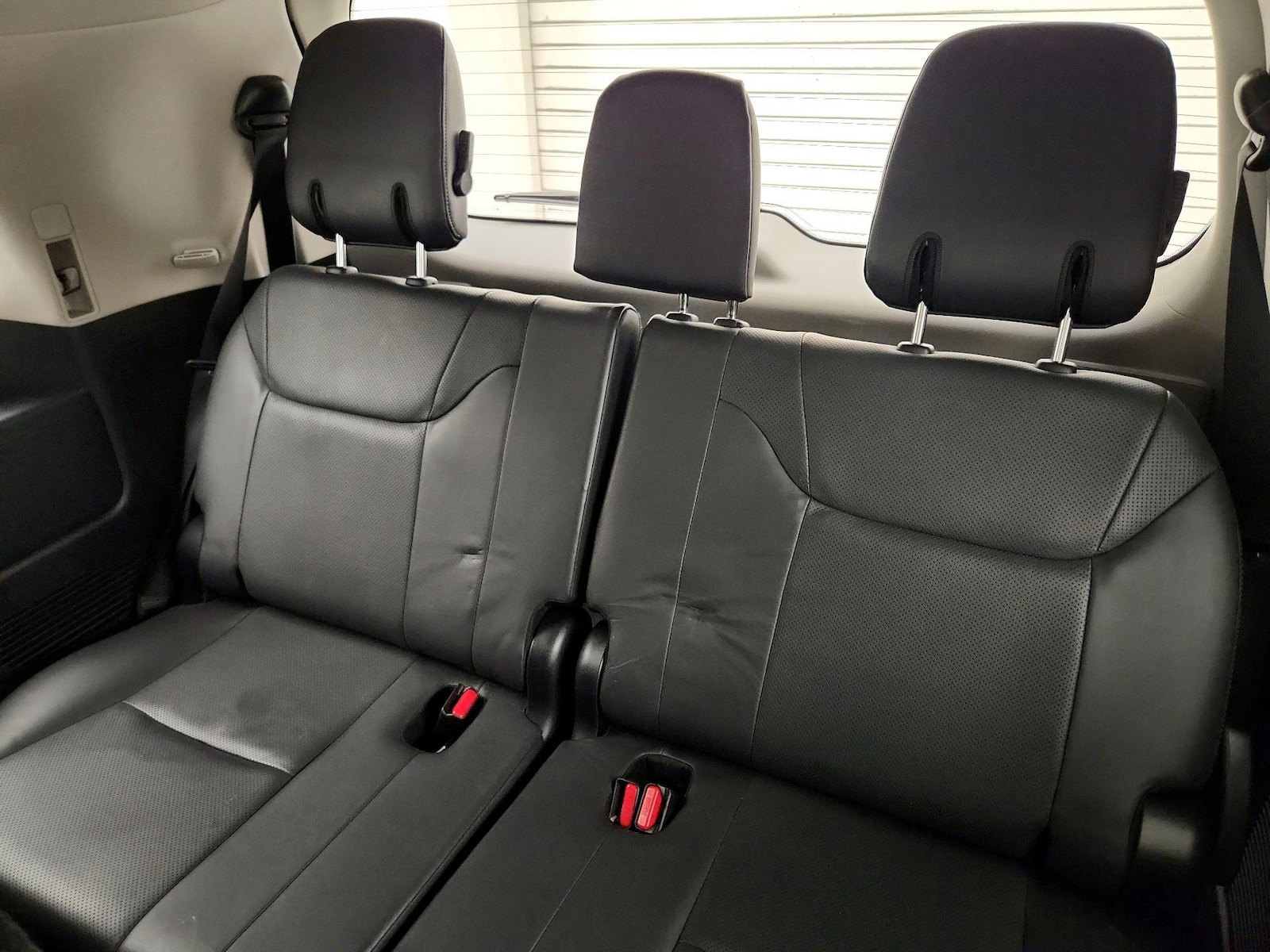 2020 Lexus LX 570 - Photo 23