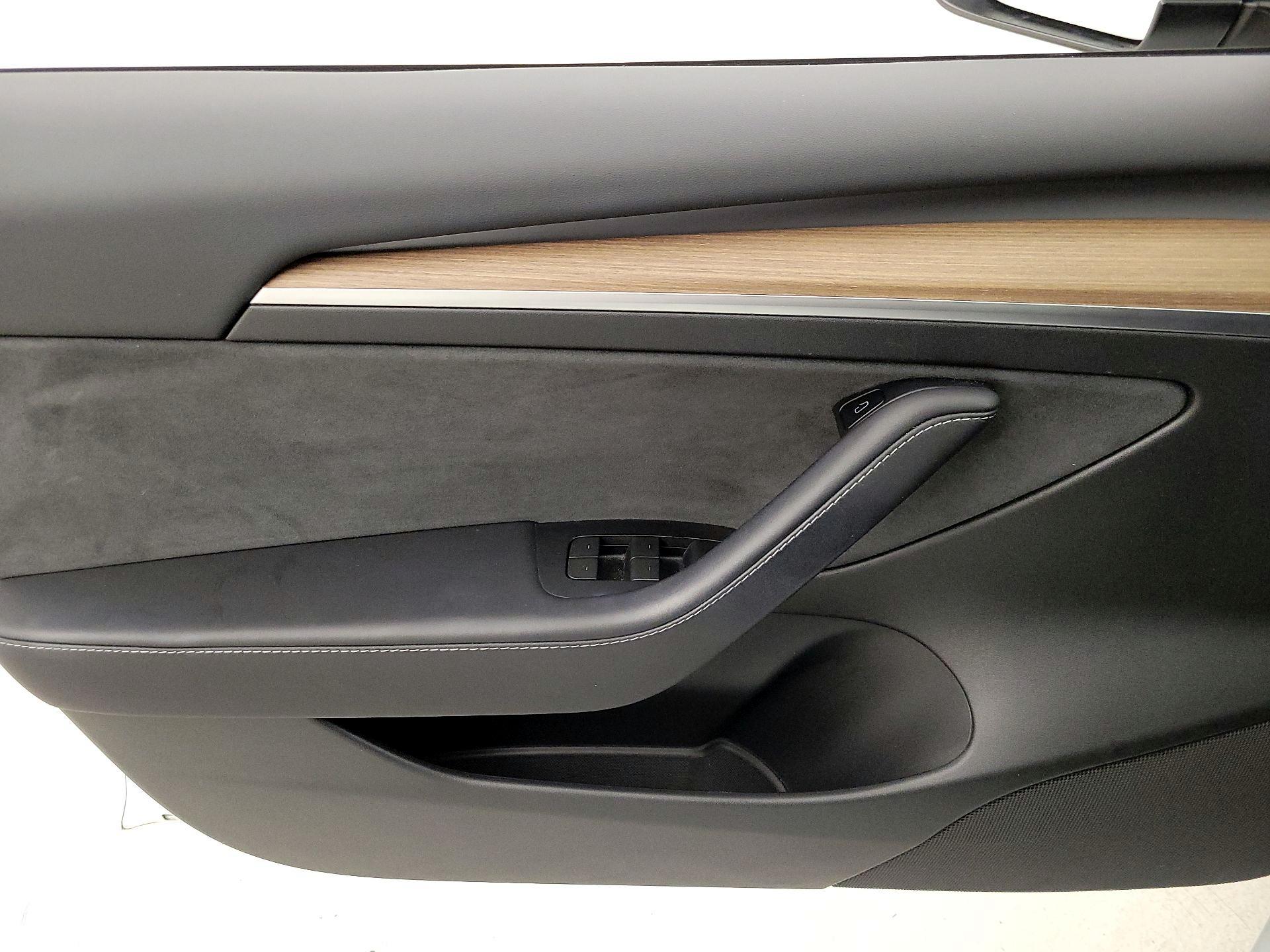Thumbnail: 2023 Tesla Model 3 - 12