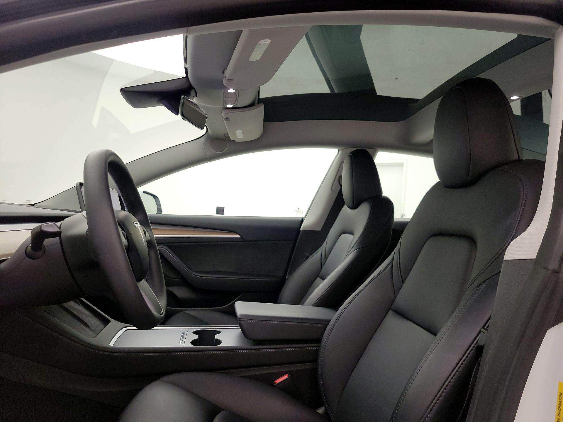 Thumbnail: 2023 Tesla Model 3 - 18