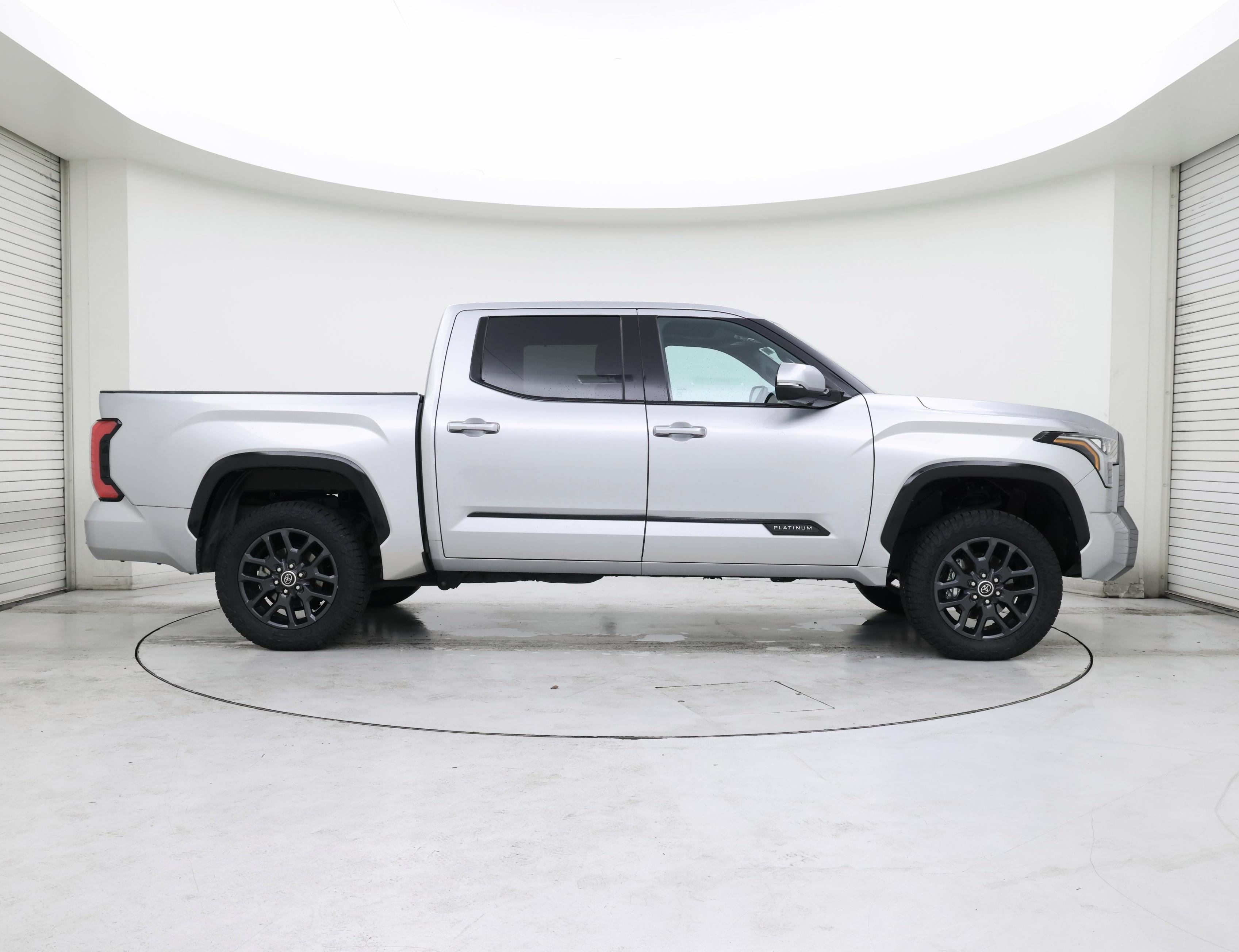 Thumbnail: 2022 Toyota Tundra - 7