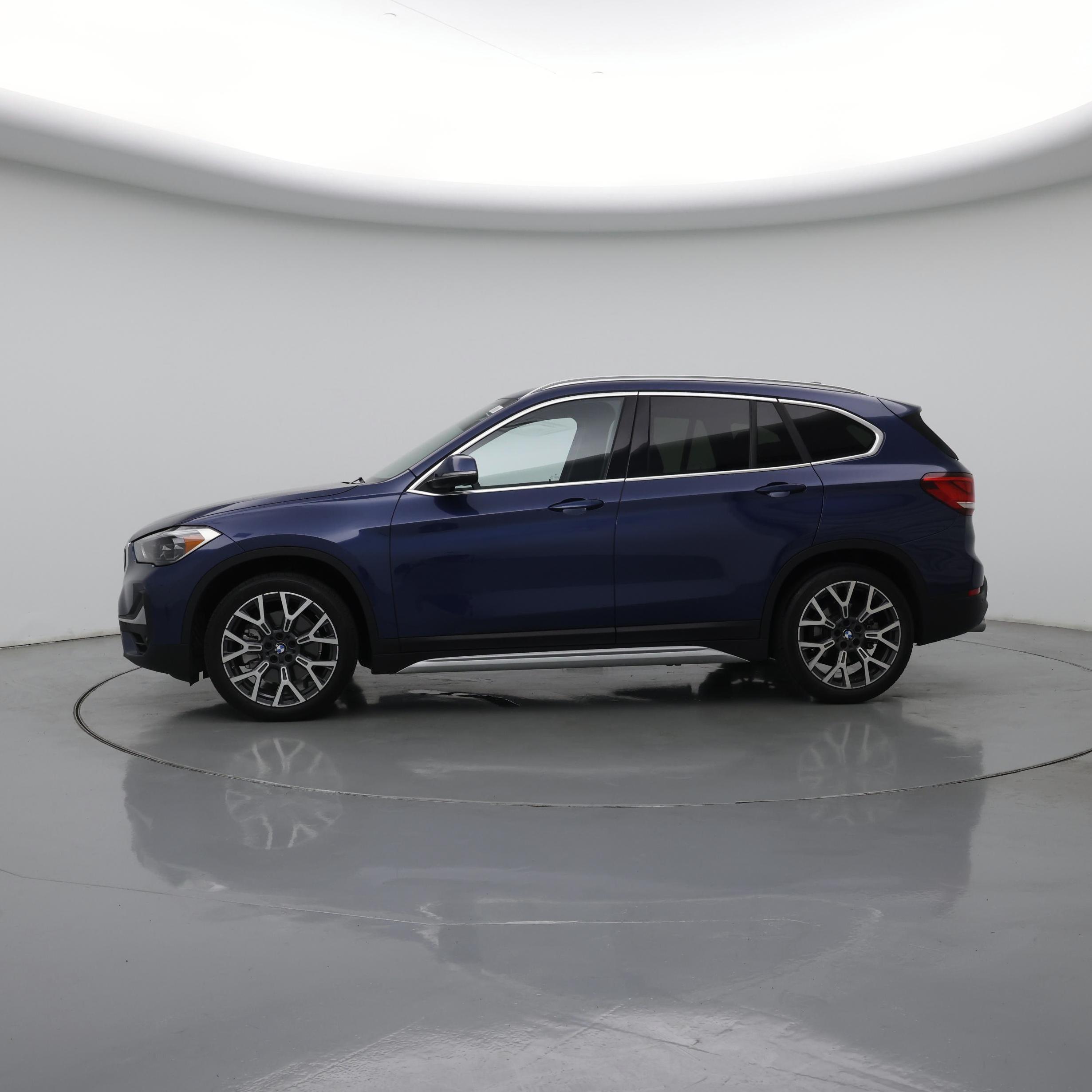 Thumbnail: 2021 BMW X1 - 3