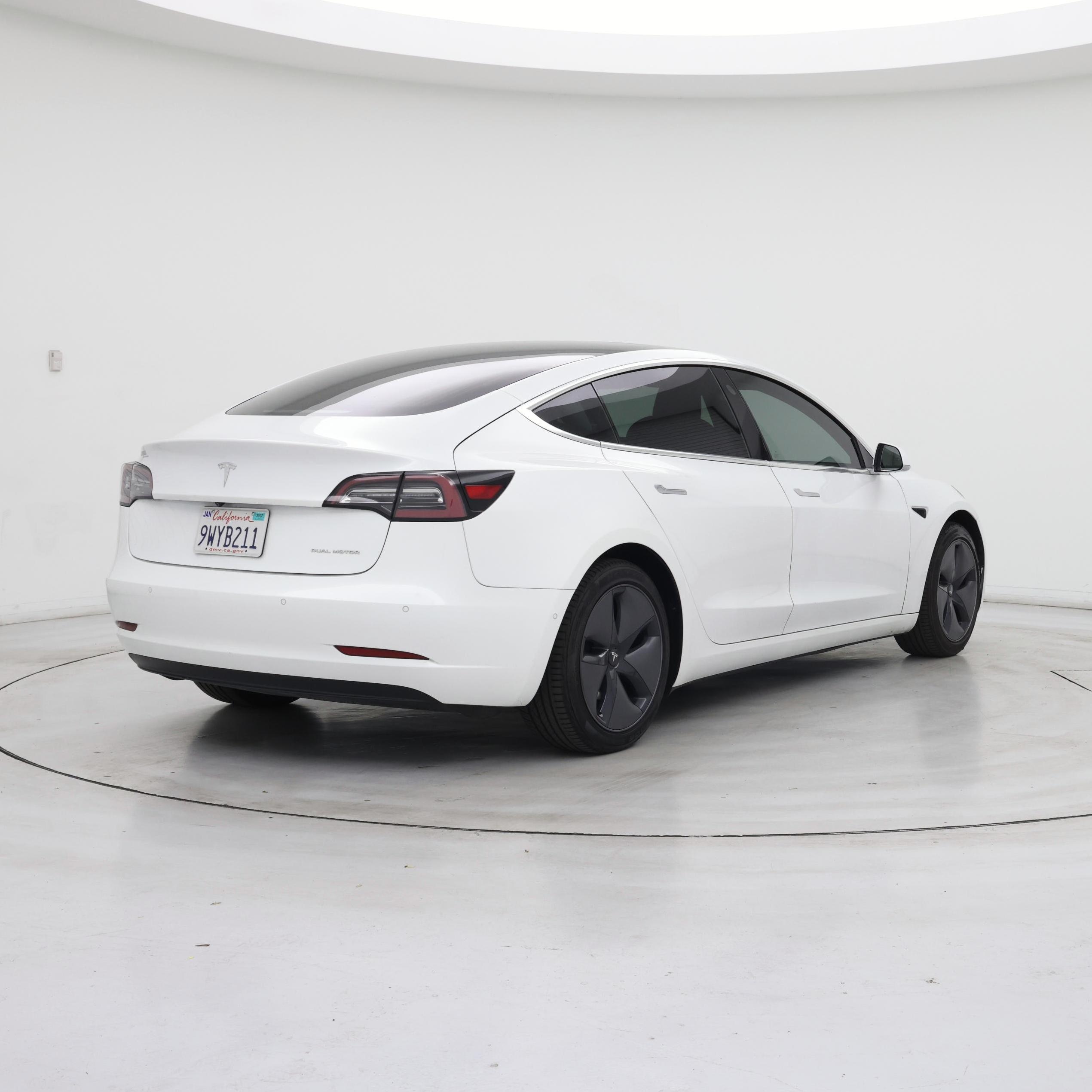 Thumbnail: 2020 Tesla Model 3 - 8