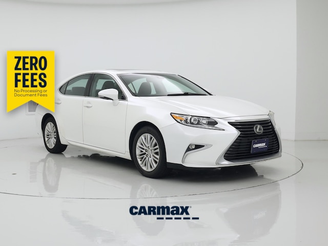 White 2018 Lexus ES Sedan Front-Wheel Drive Automatic