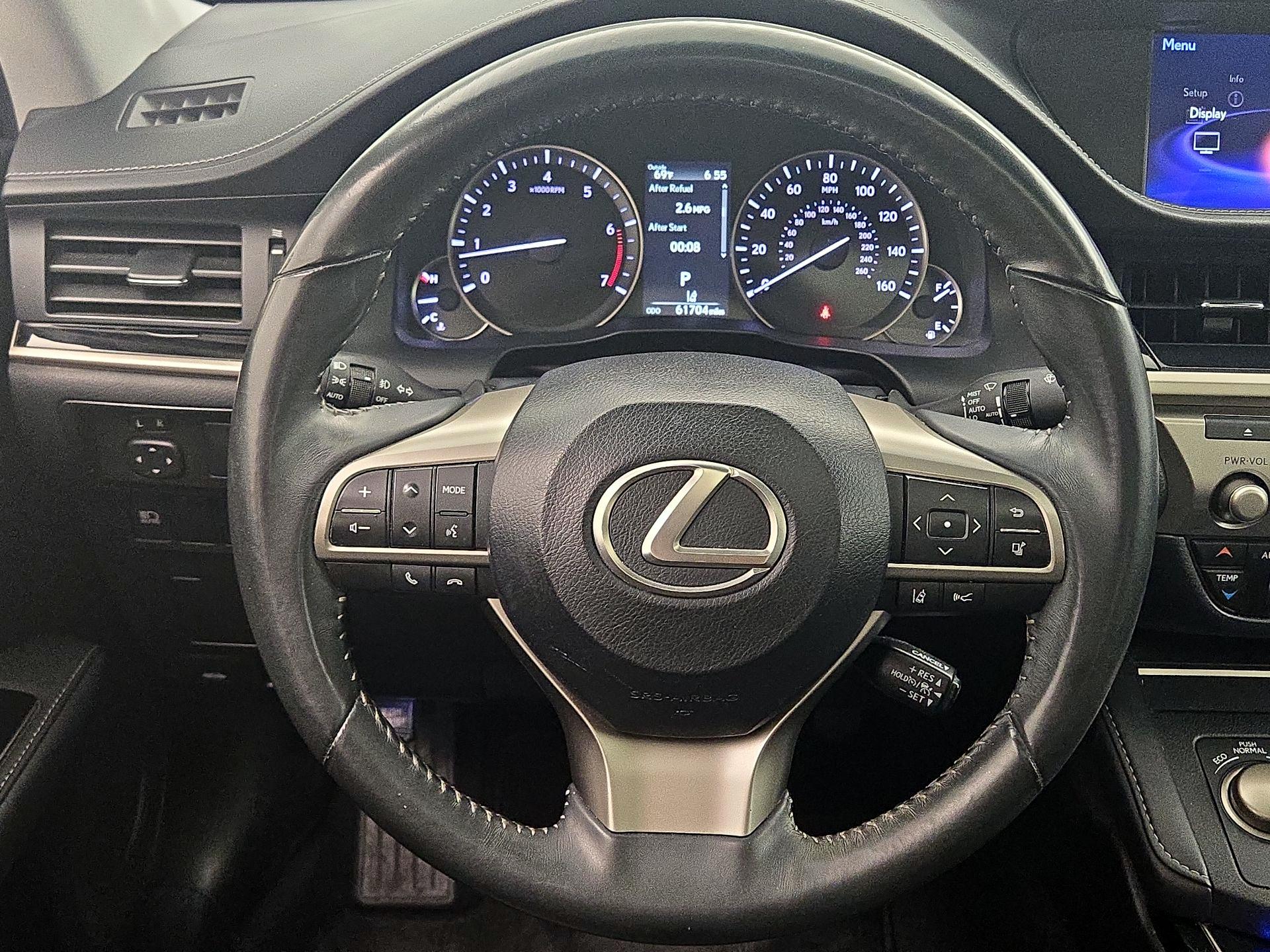 Thumbnail: 2018 Lexus ES - 10