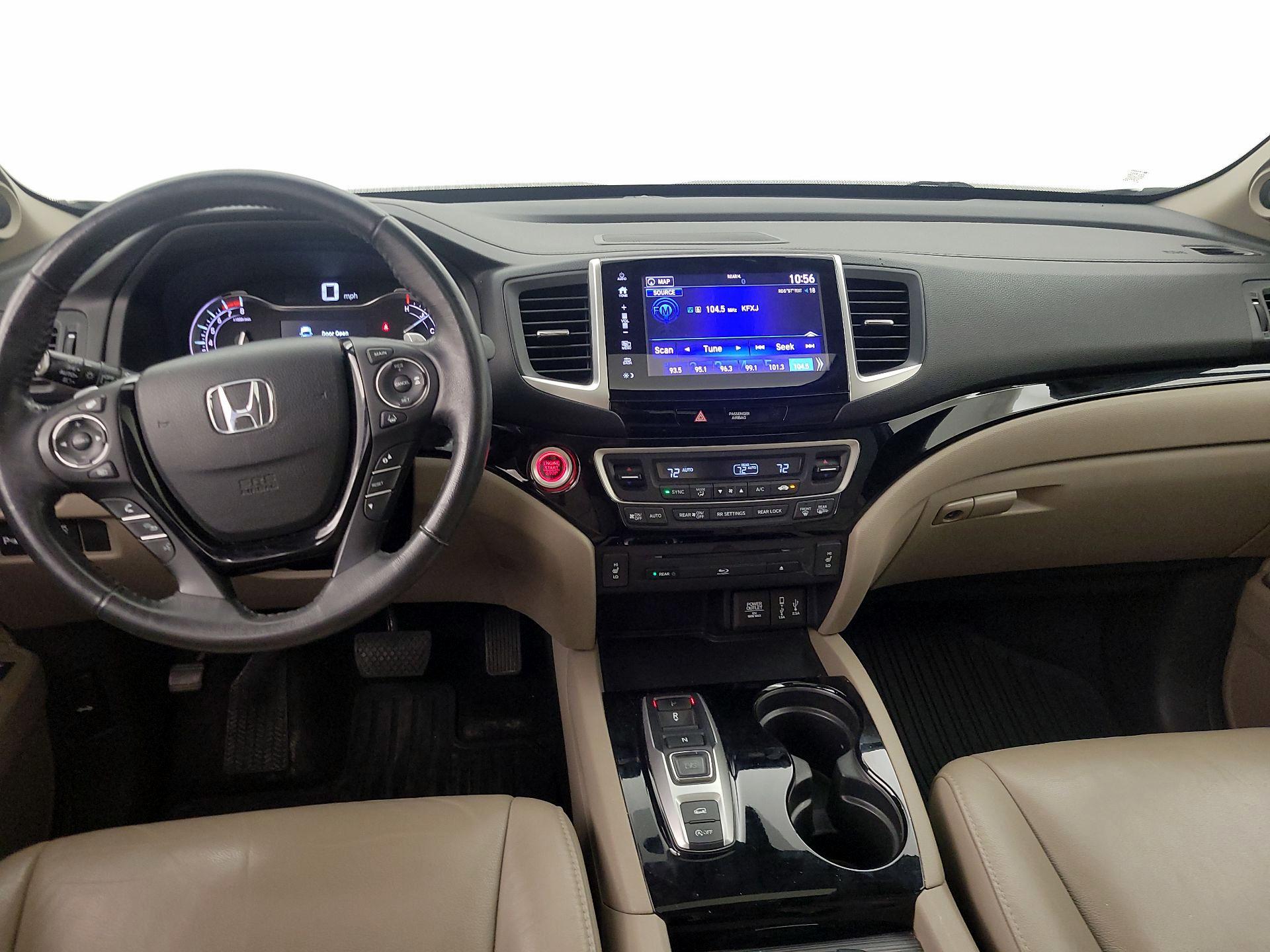 Thumbnail: 2017 Honda Pilot - 9