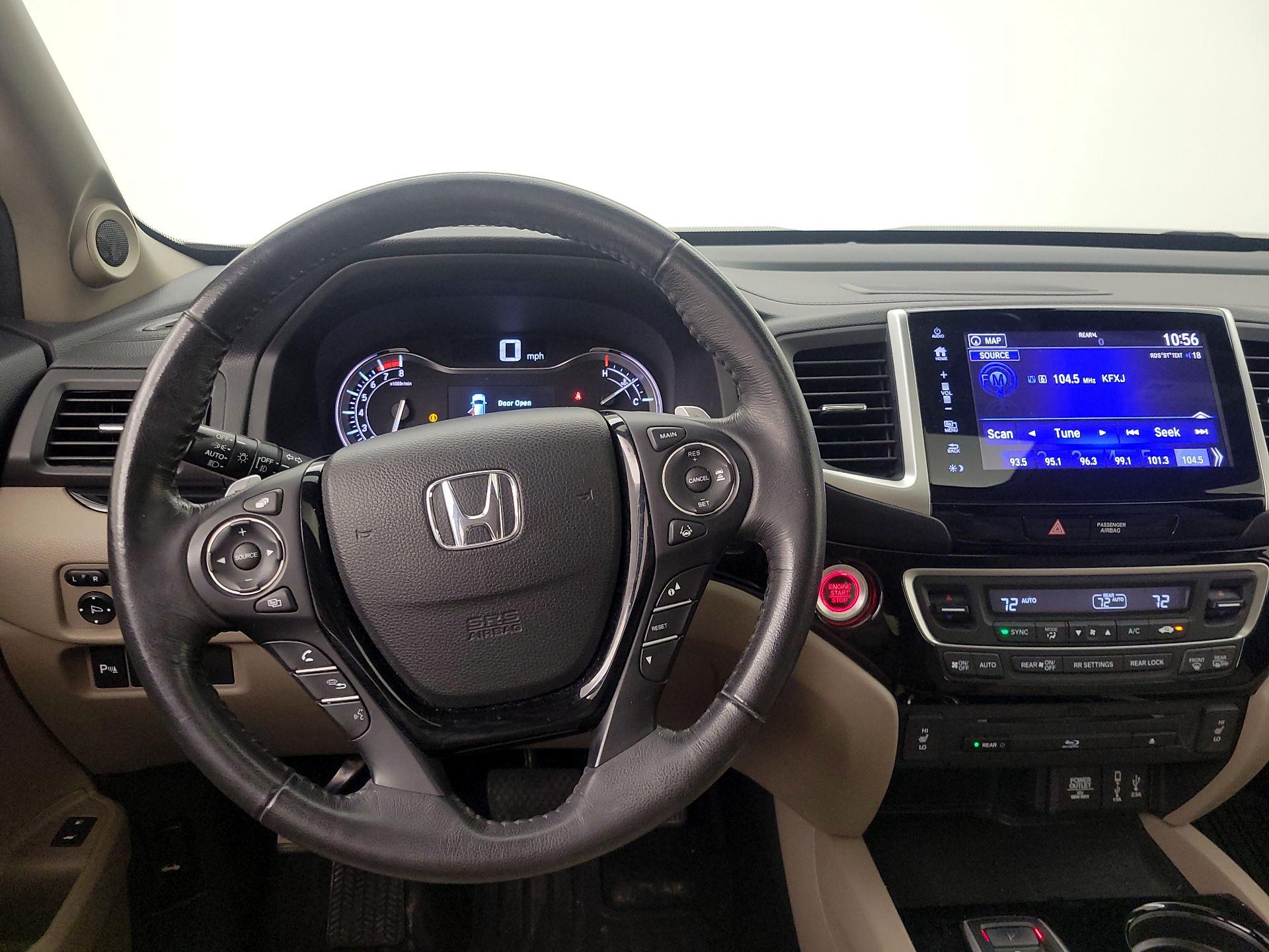 Thumbnail: 2017 Honda Pilot - 10
