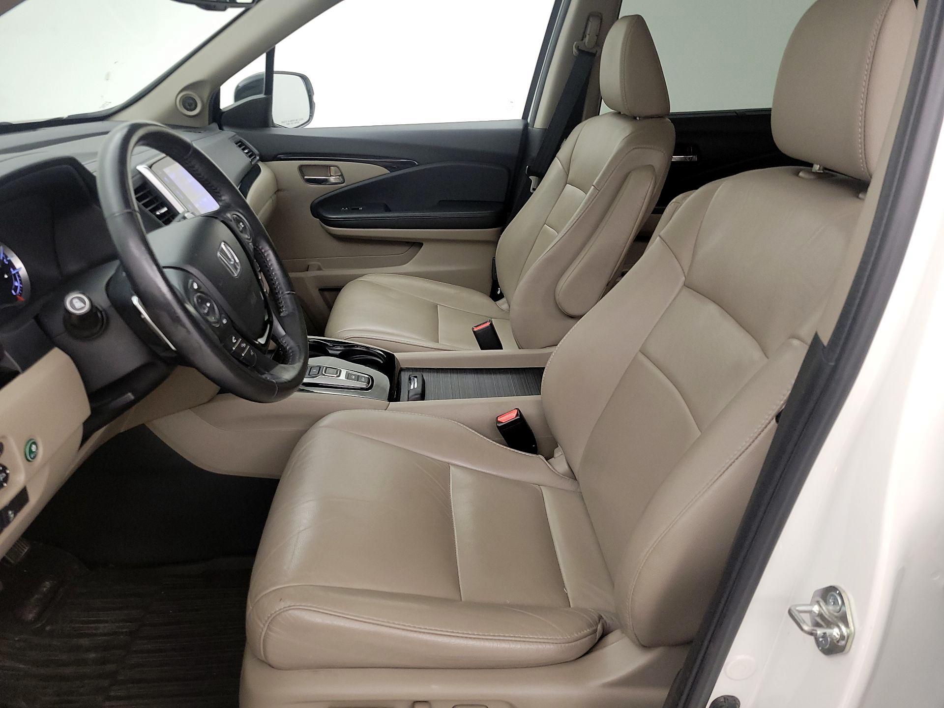 Thumbnail: 2017 Honda Pilot - 11