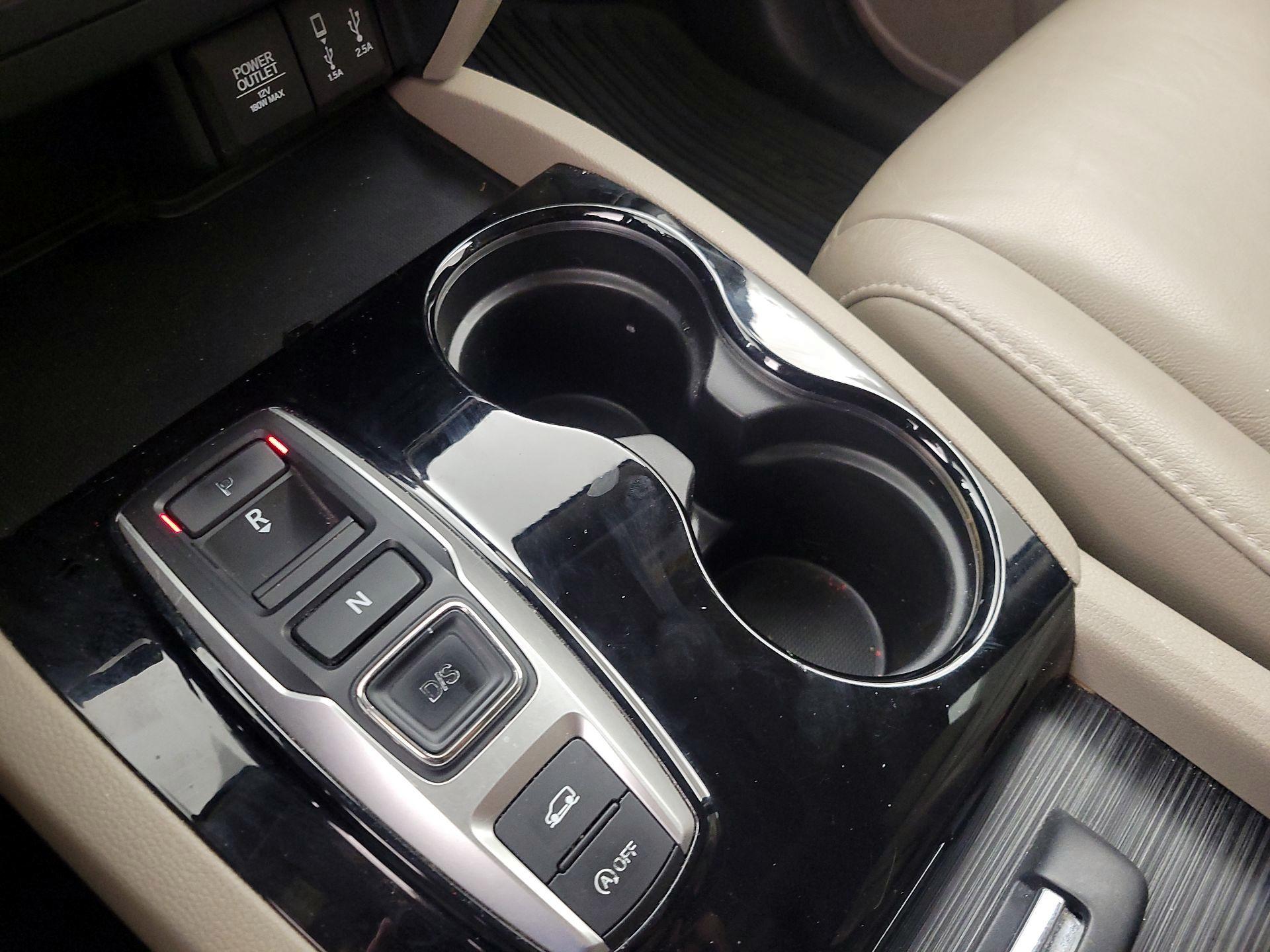 Thumbnail: 2017 Honda Pilot - 18