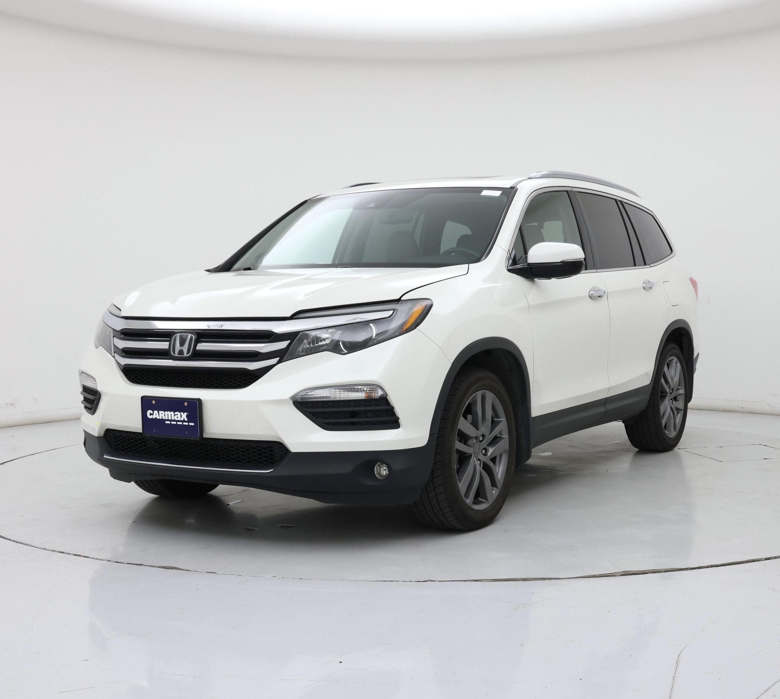 Thumbnail: 2017 Honda Pilot - 4