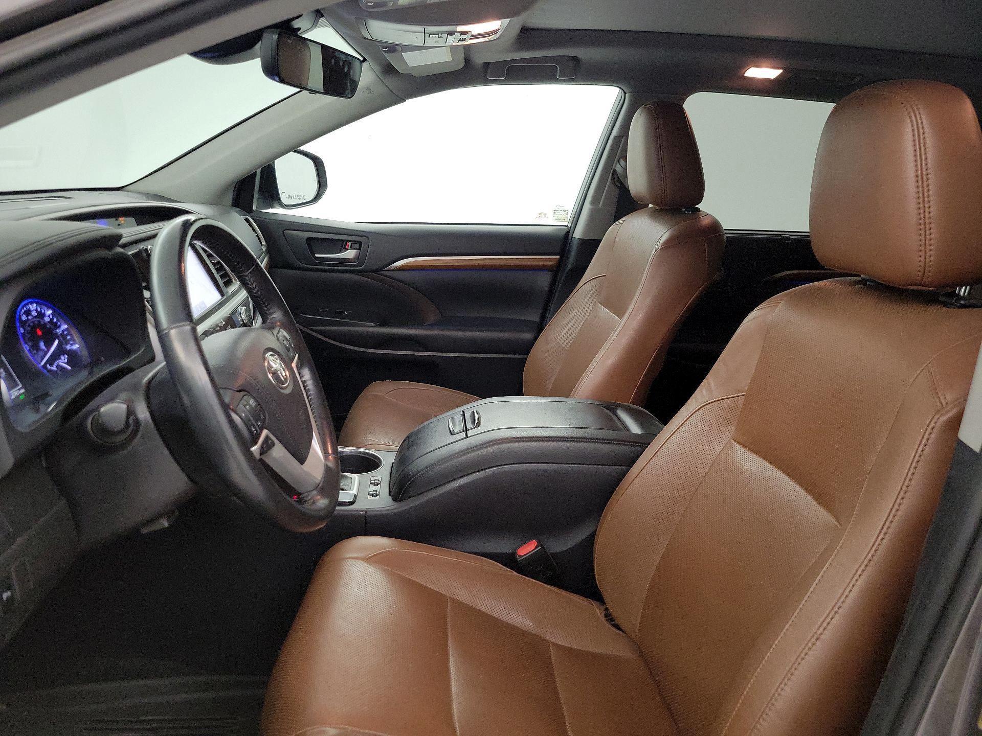 Thumbnail: 2019 Toyota Highlander - 11