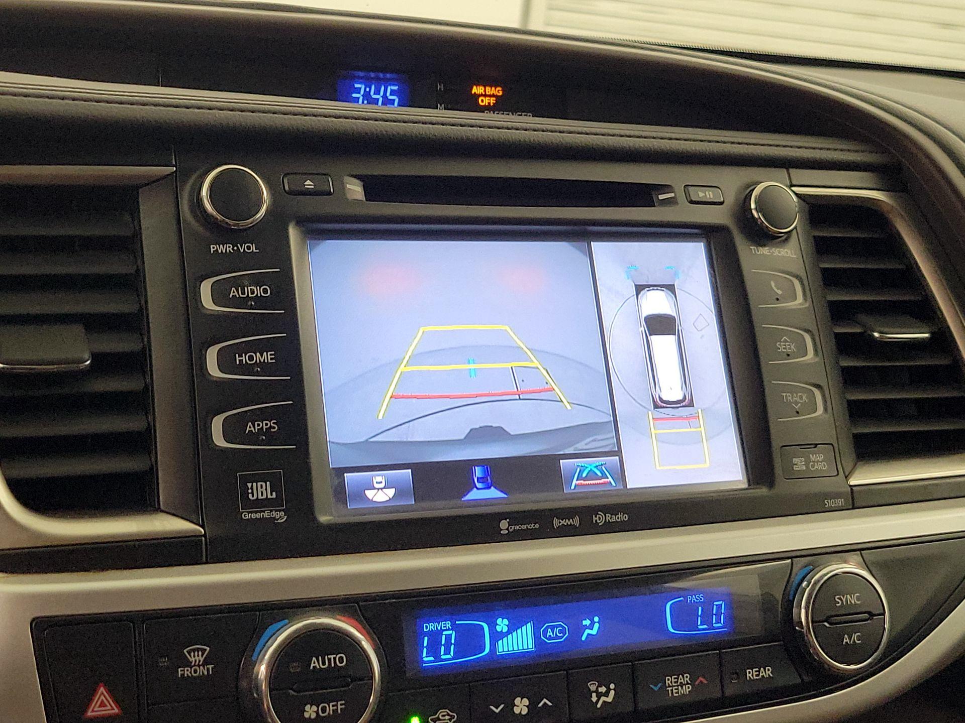 Thumbnail: 2019 Toyota Highlander - 15