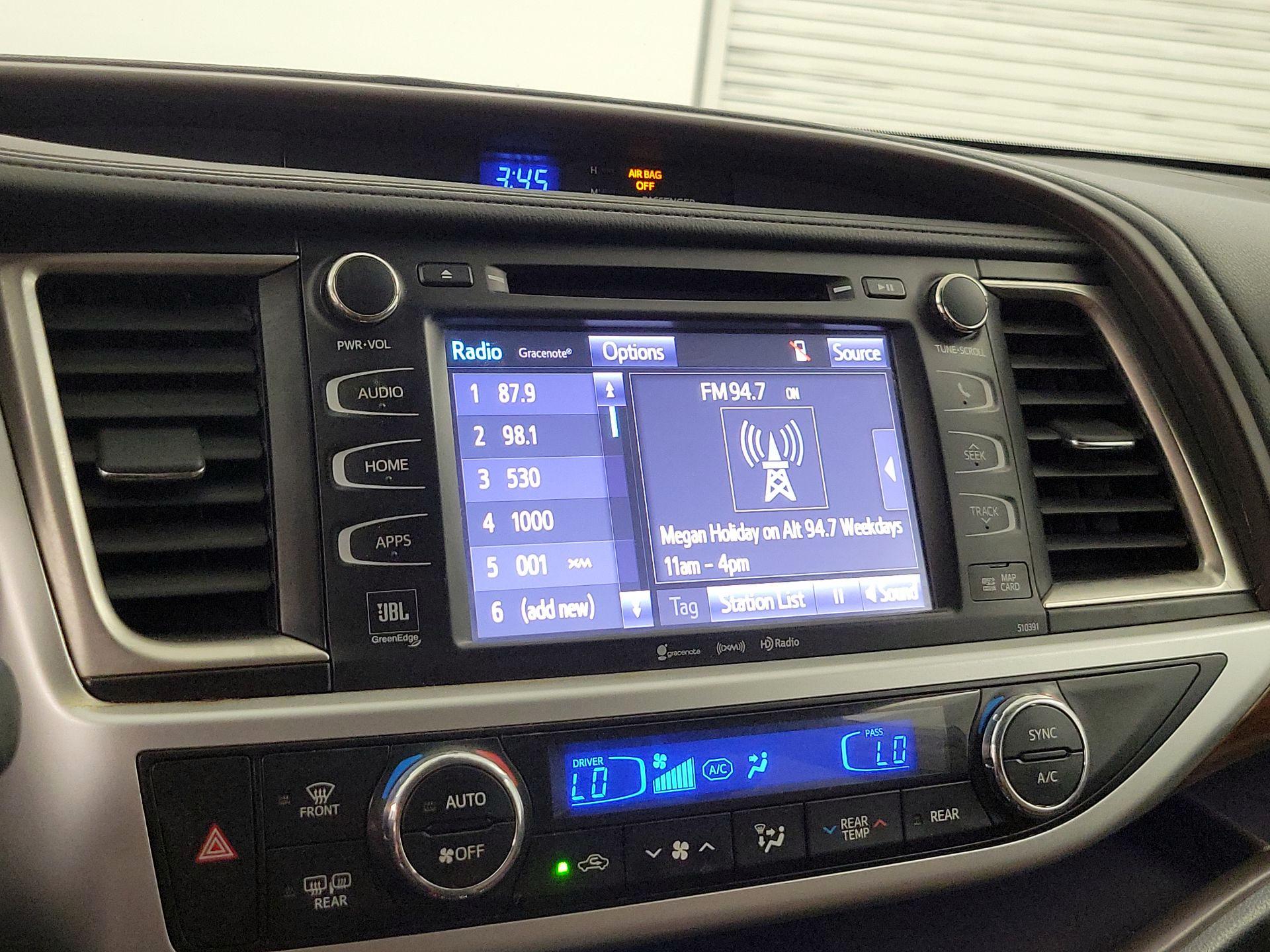 Thumbnail: 2019 Toyota Highlander - 16