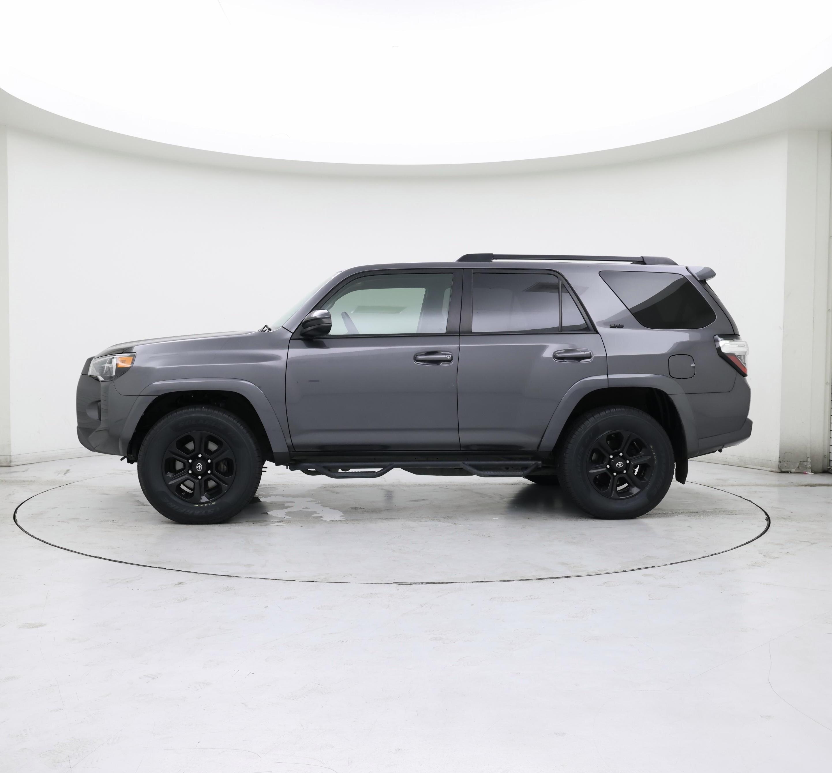 Thumbnail: 2020 Toyota 4Runner - 3
