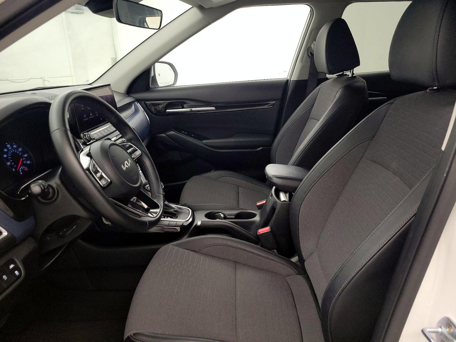 2023 Kia Seltos S - Photo 10
