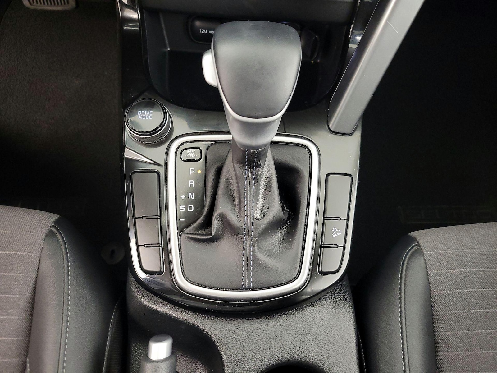 2023 Kia Seltos S - Photo 17