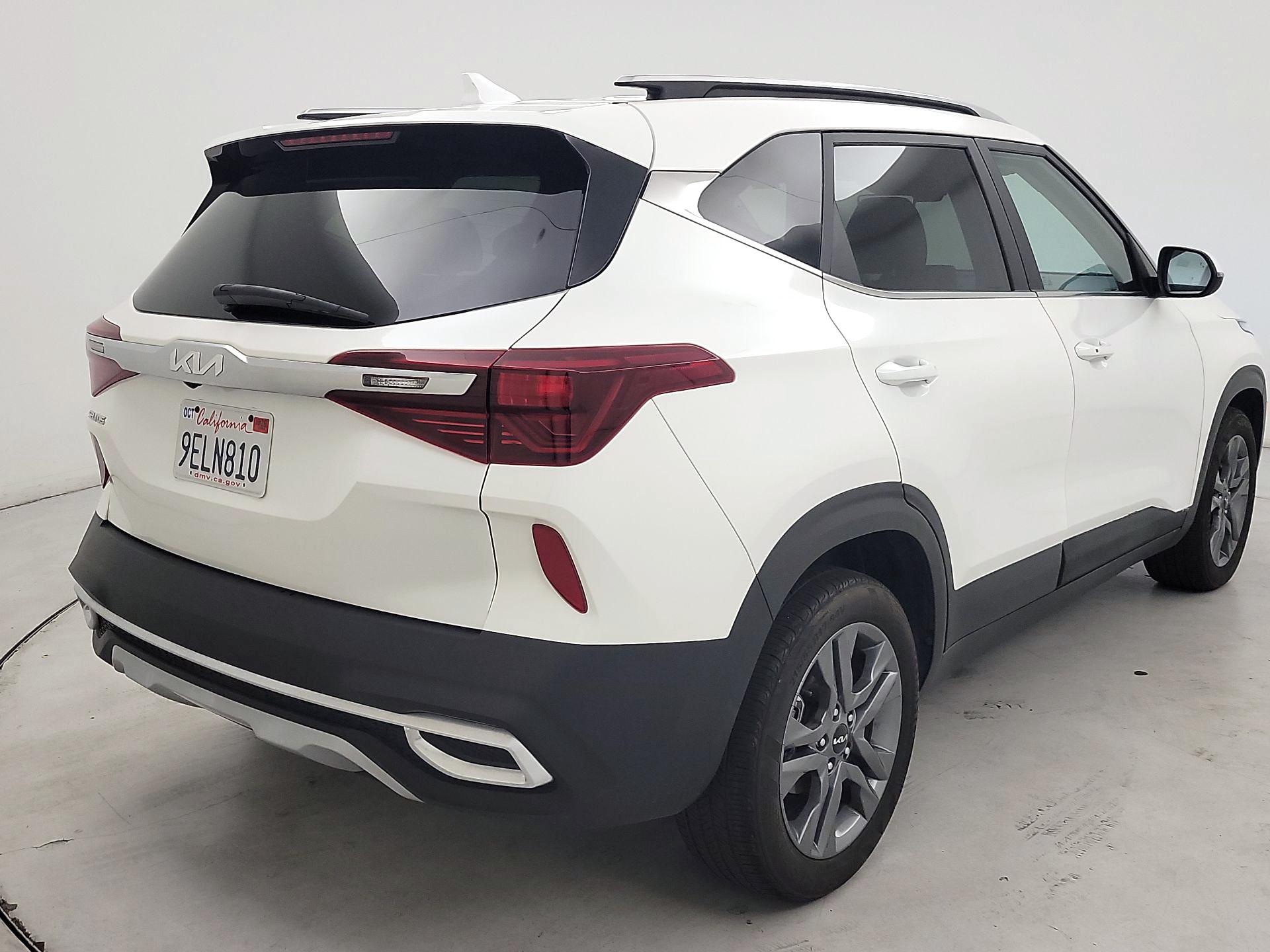 Thumbnail: 2023 Kia Seltos - 5