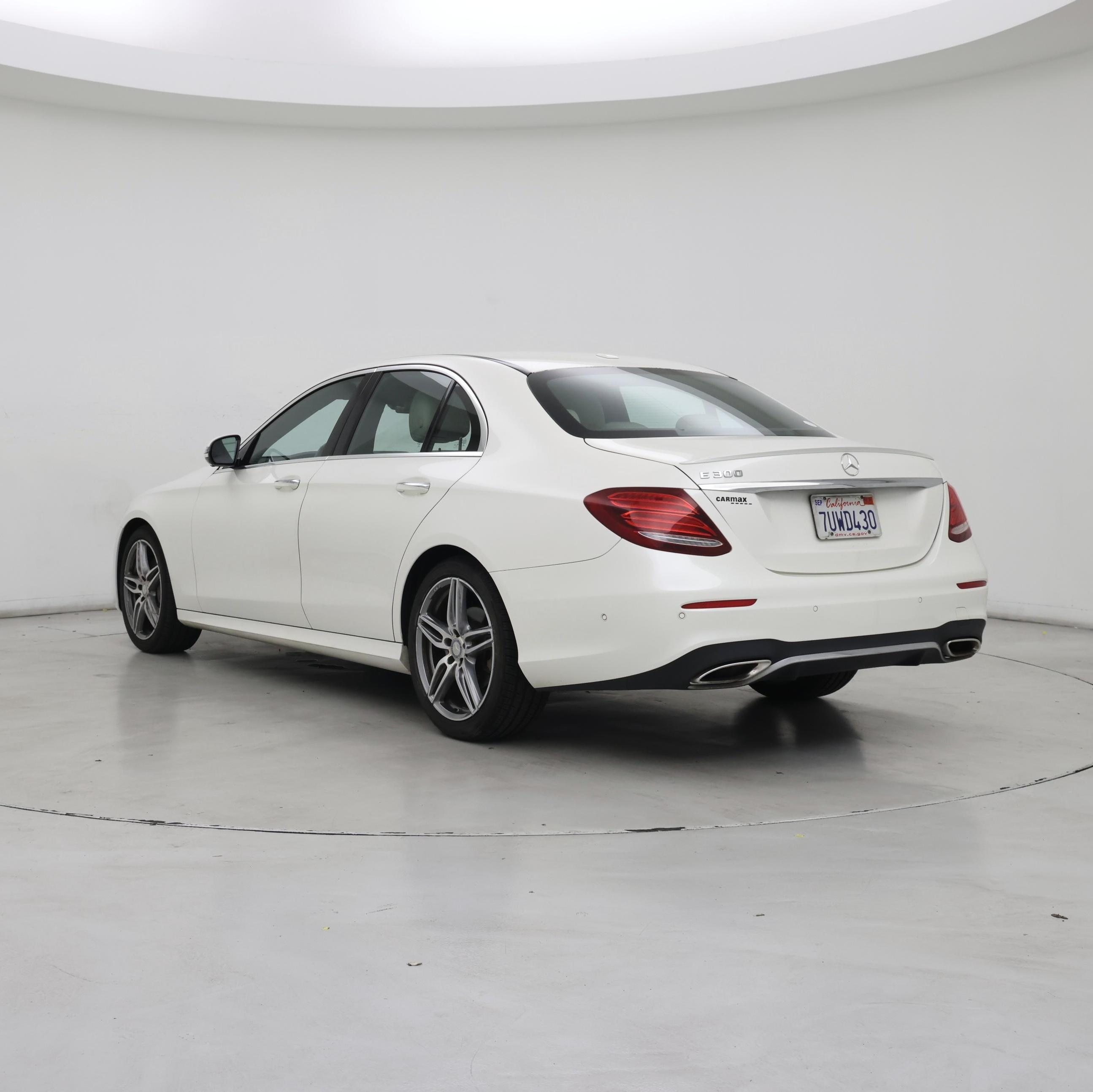 Thumbnail: 2017 Mercedes-Benz E-Class - 2