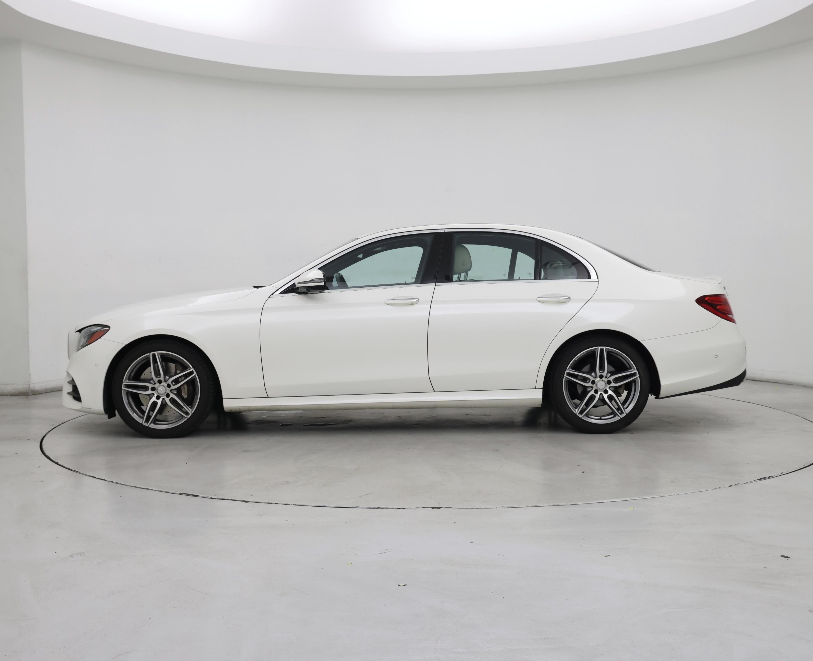 Thumbnail: 2017 Mercedes-Benz E-Class - 3