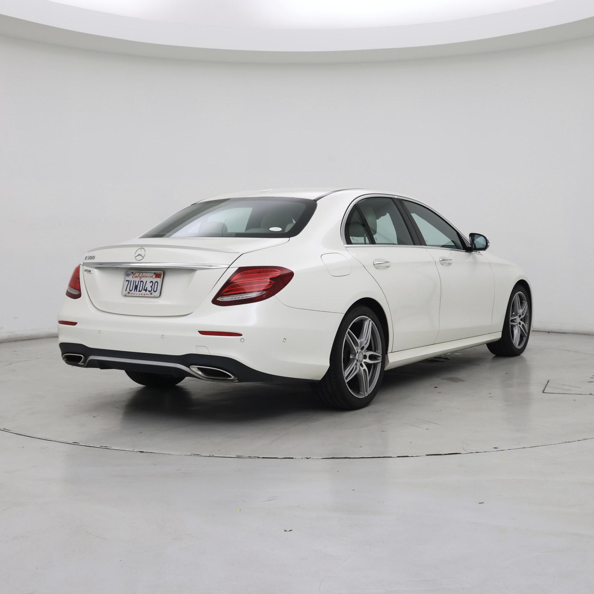 Thumbnail: 2017 Mercedes-Benz E-Class - 8