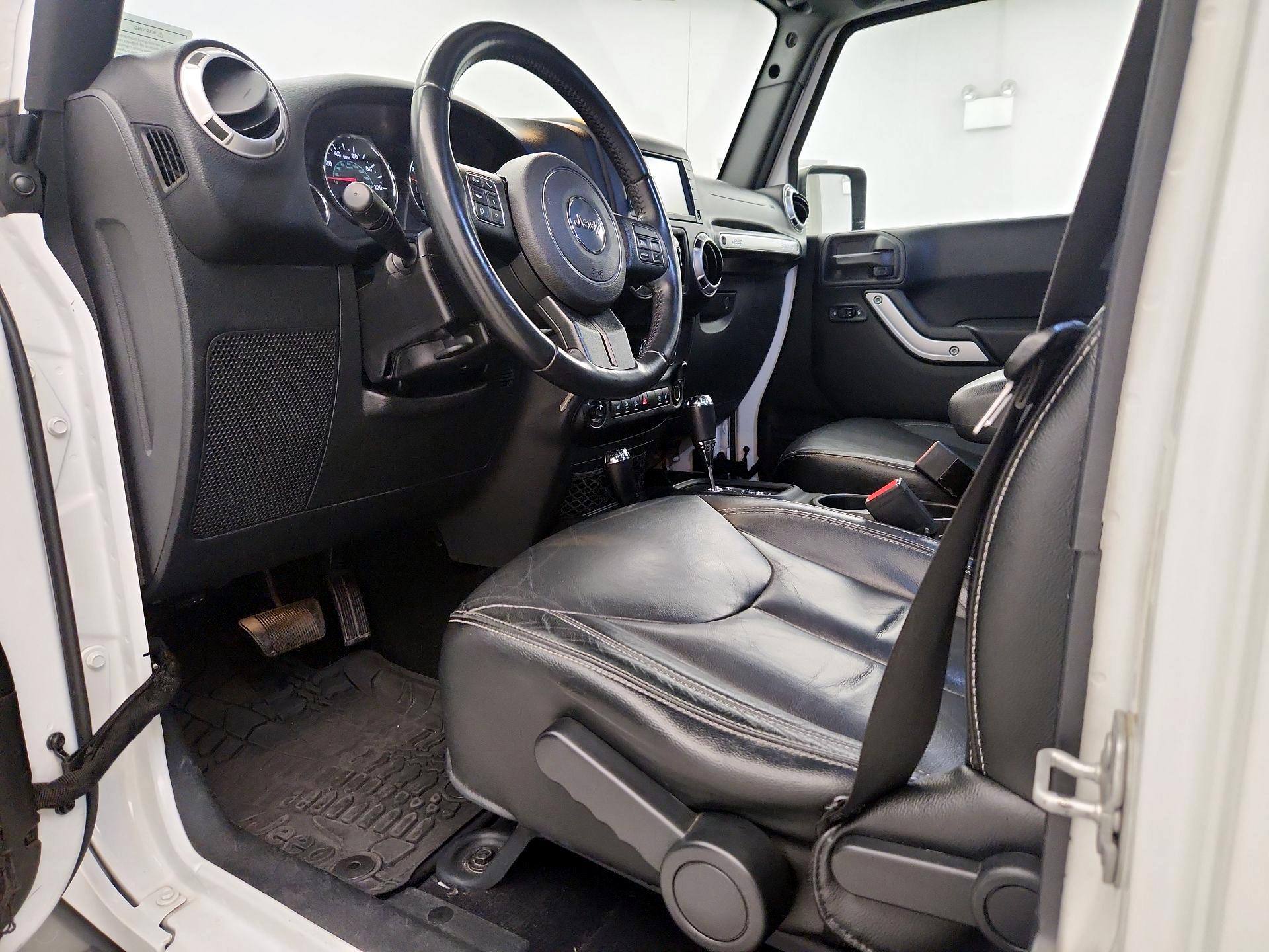 Thumbnail: 2017 Jeep Wrangler - 11
