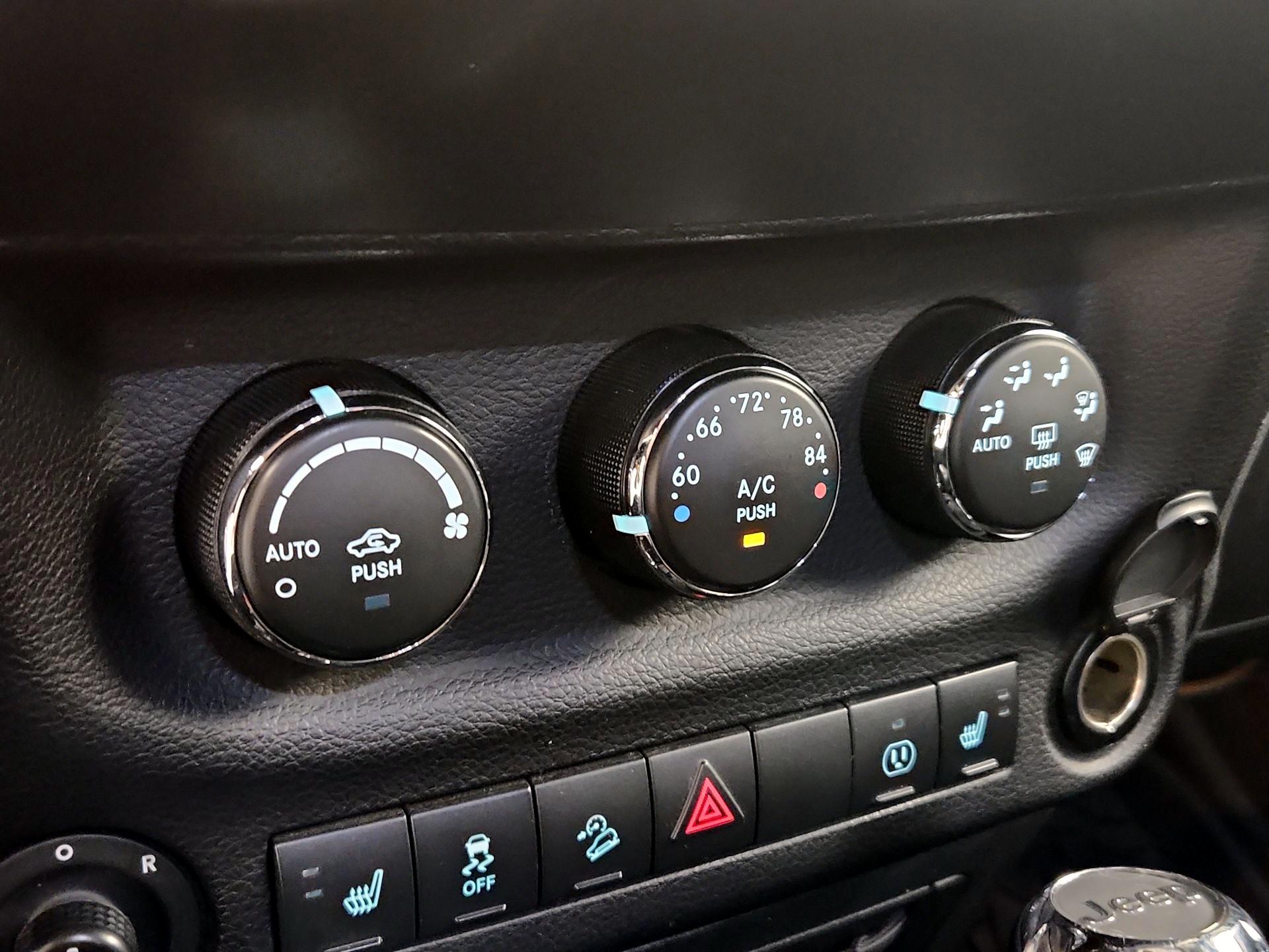Thumbnail: 2017 Jeep Wrangler - 15