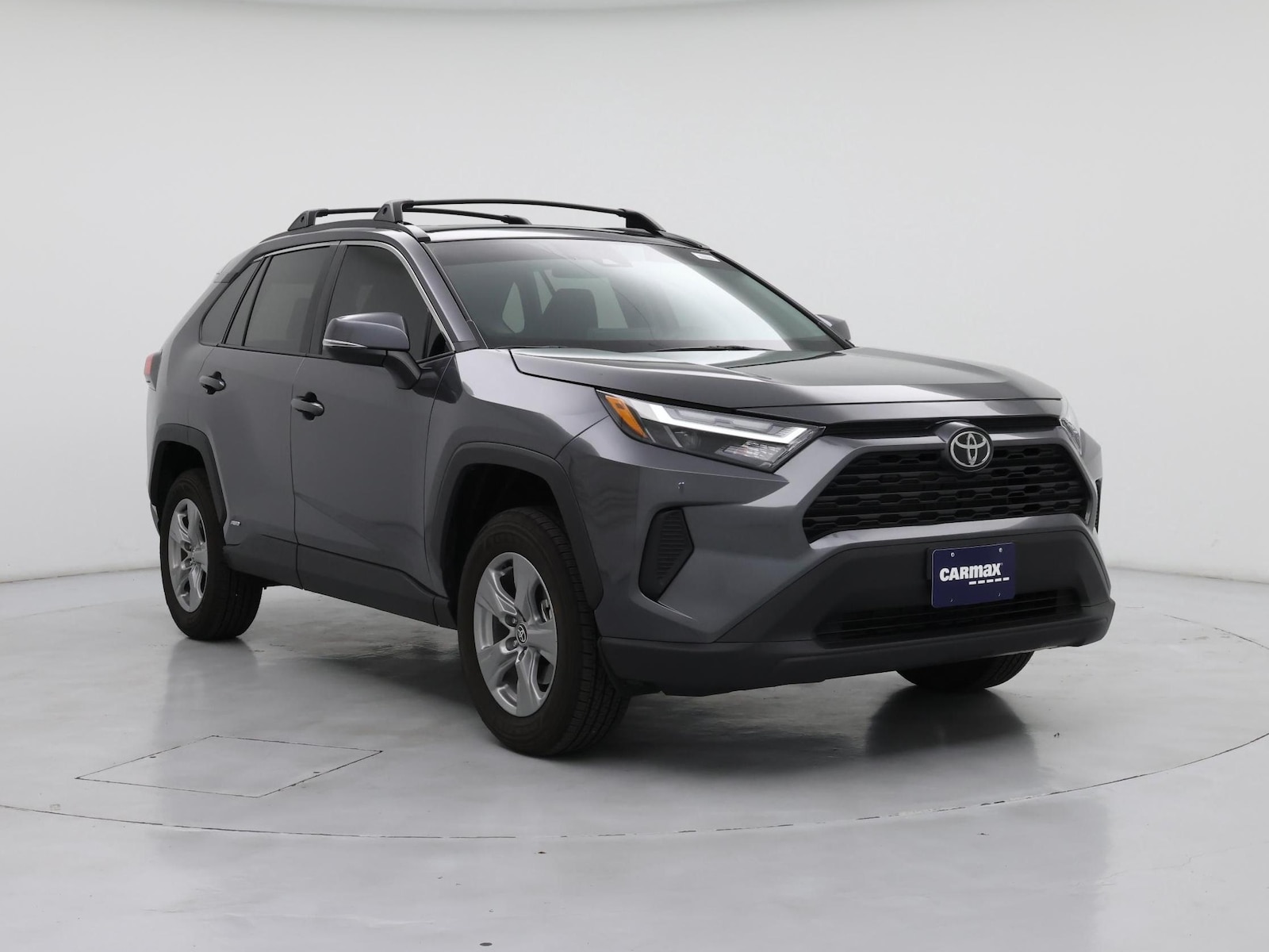 2025 Toyota RAV4 XLE - Photo 2