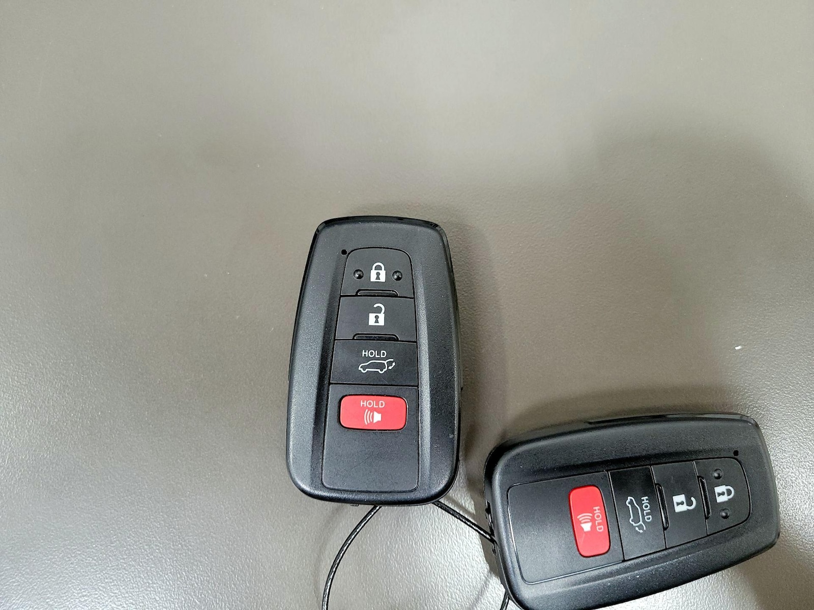 2025 Toyota RAV4 XLE - Photo 25