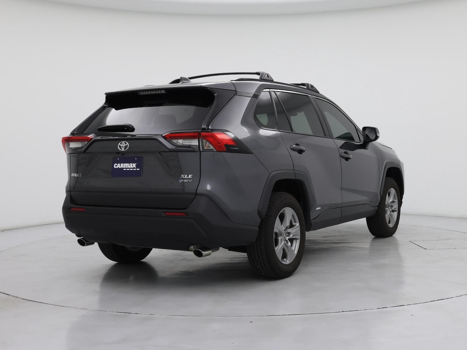 2025 Toyota RAV4 XLE - Photo 9