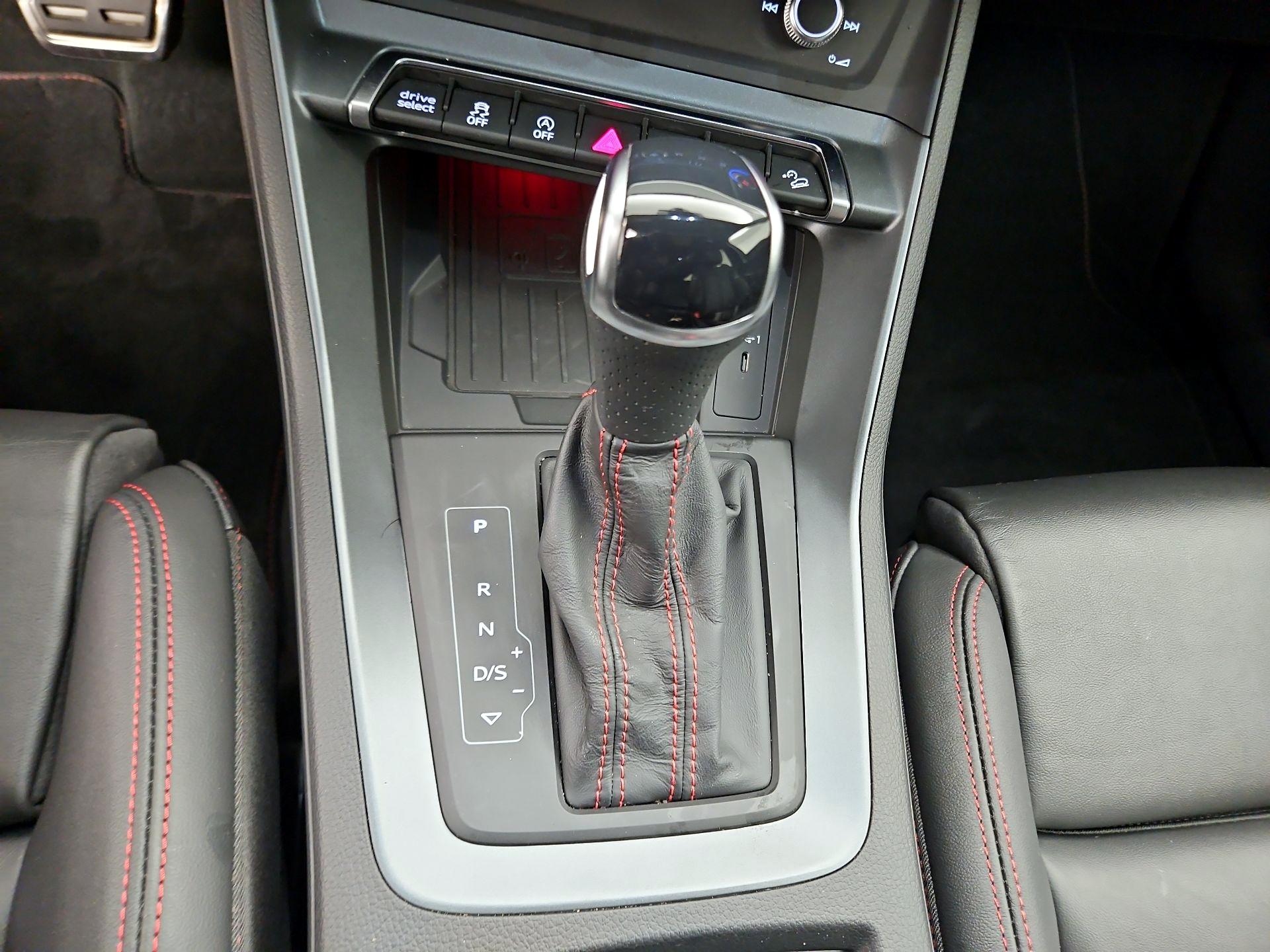 Thumbnail: 2025 Audi Q3 - 15