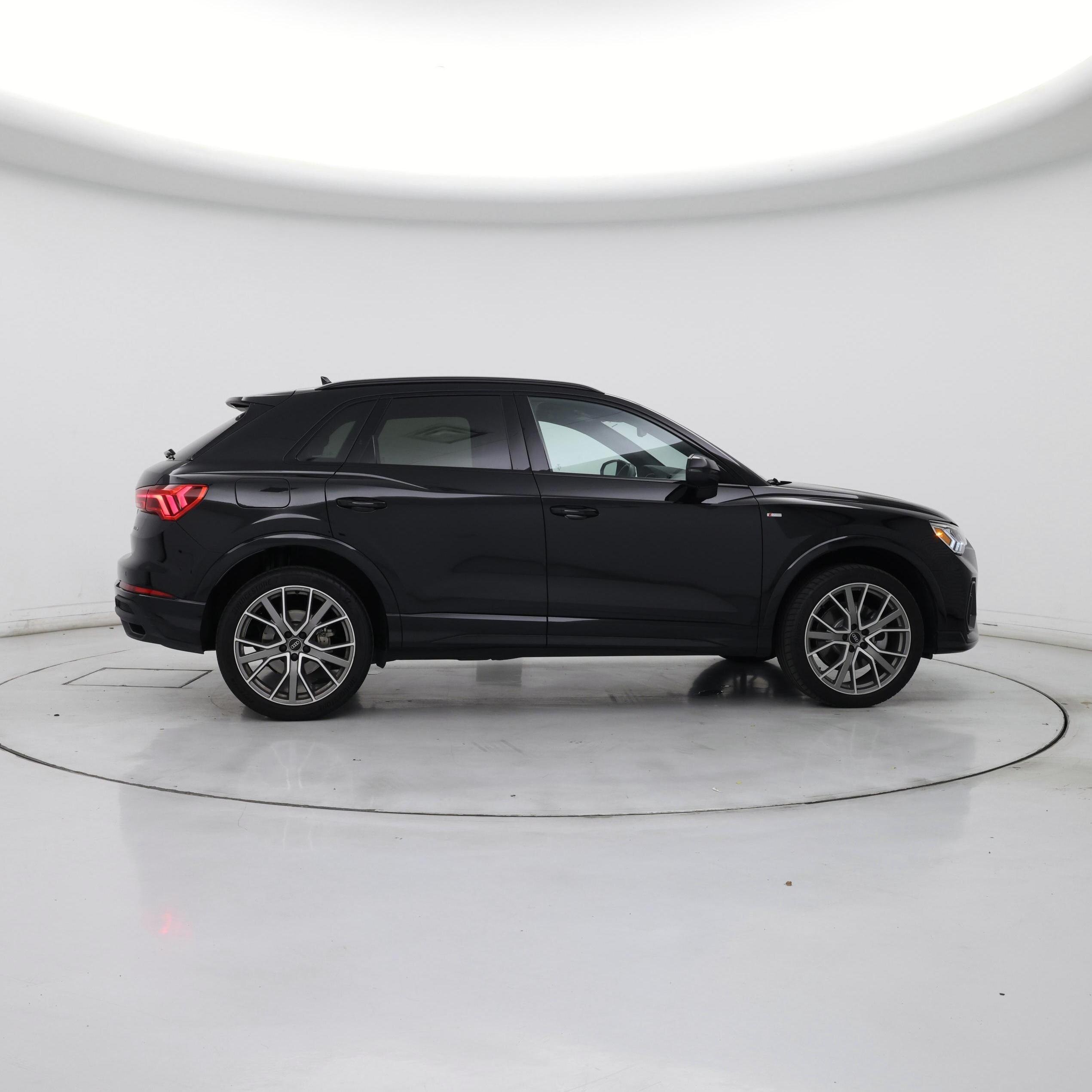 Thumbnail: 2025 Audi Q3 - 7