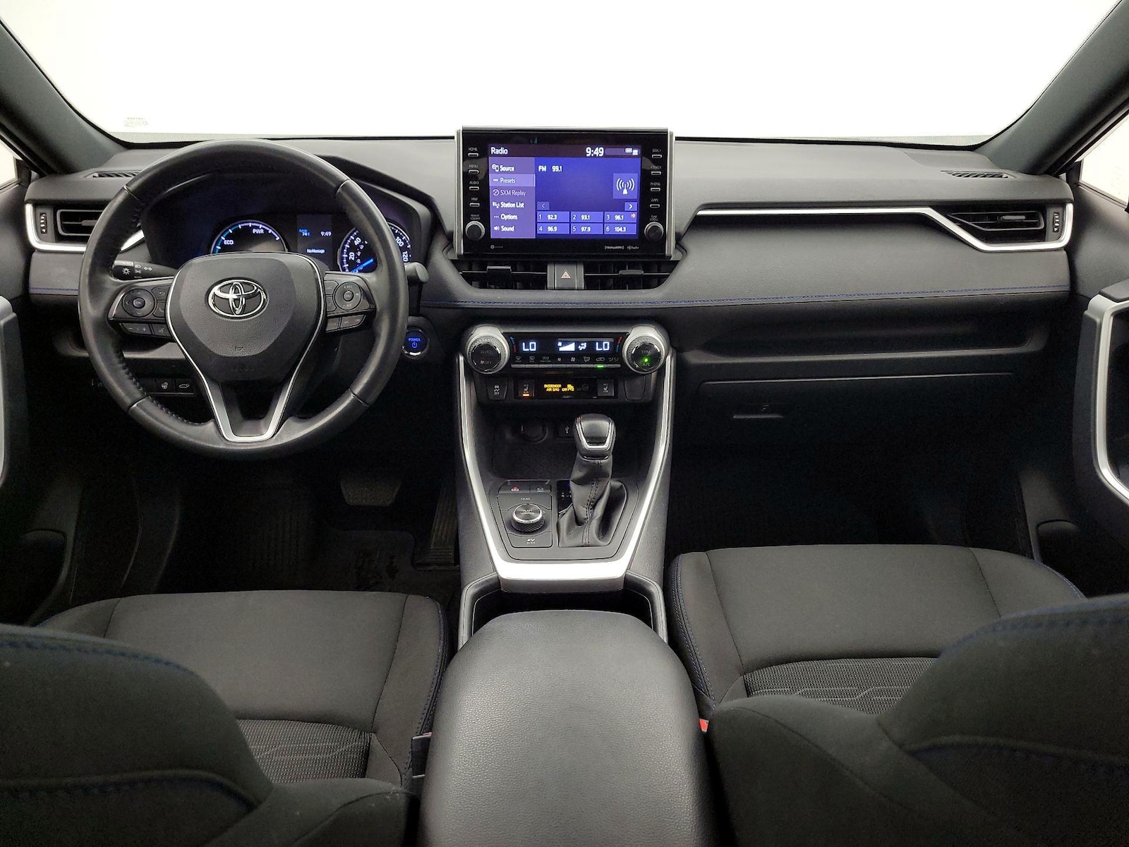 2022 Toyota RAV4 SE - Photo 10